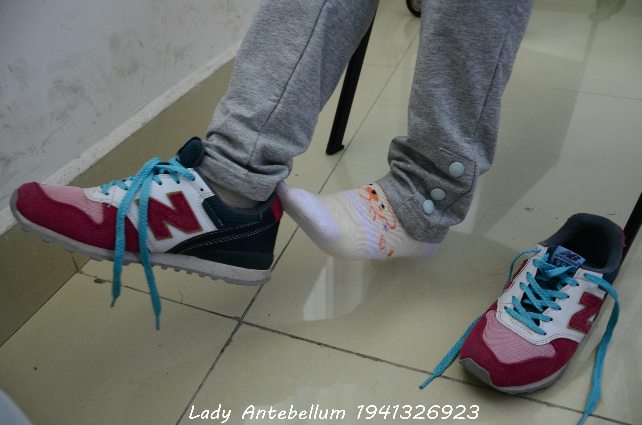 [战前女神] 恋足美腿棉袜女神级摄影套图 048 [71P-123MB]_第2集