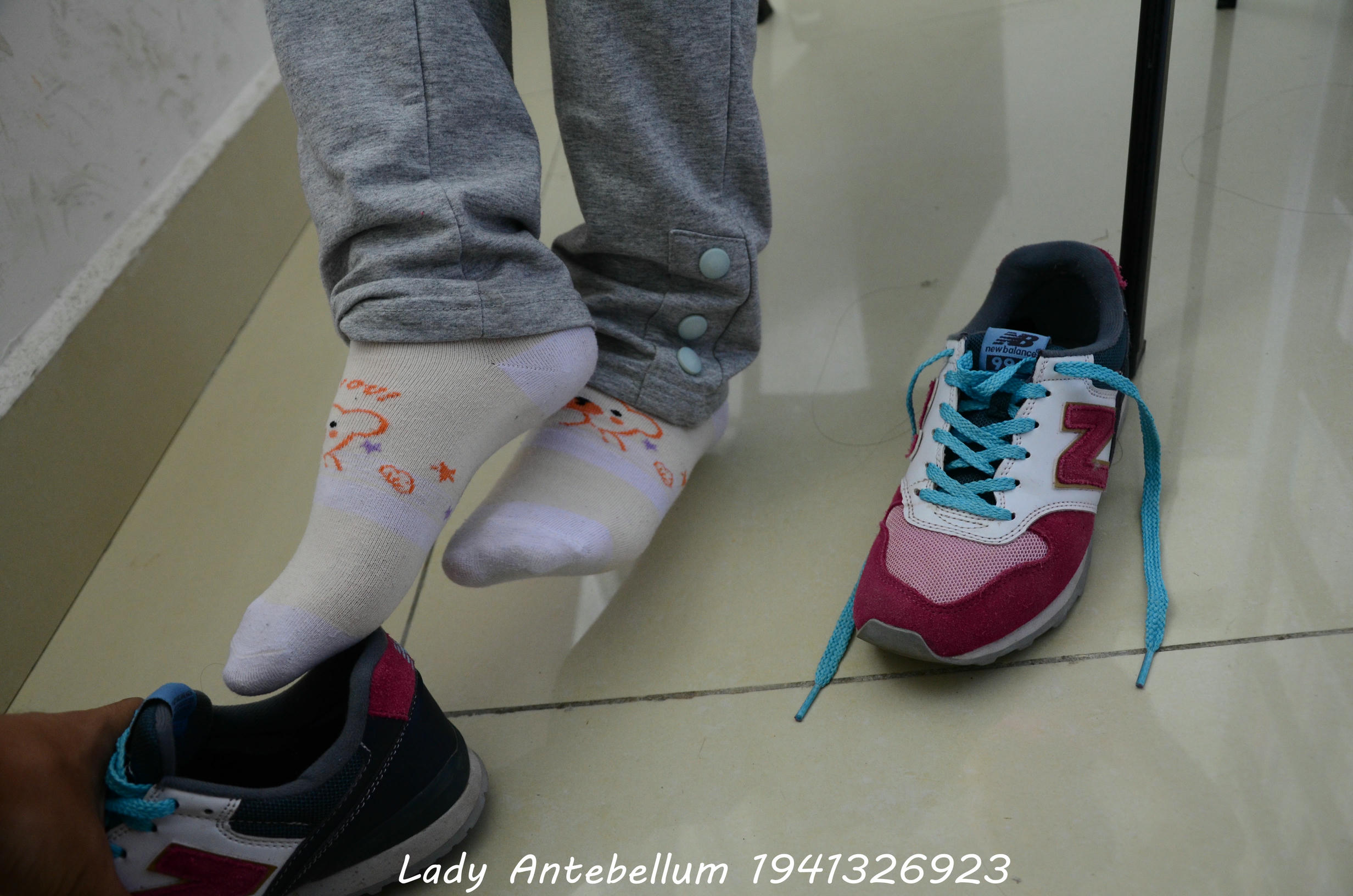 [战前女神] 恋足美腿棉袜女神级摄影套图 048 [71P-123MB]_第2集