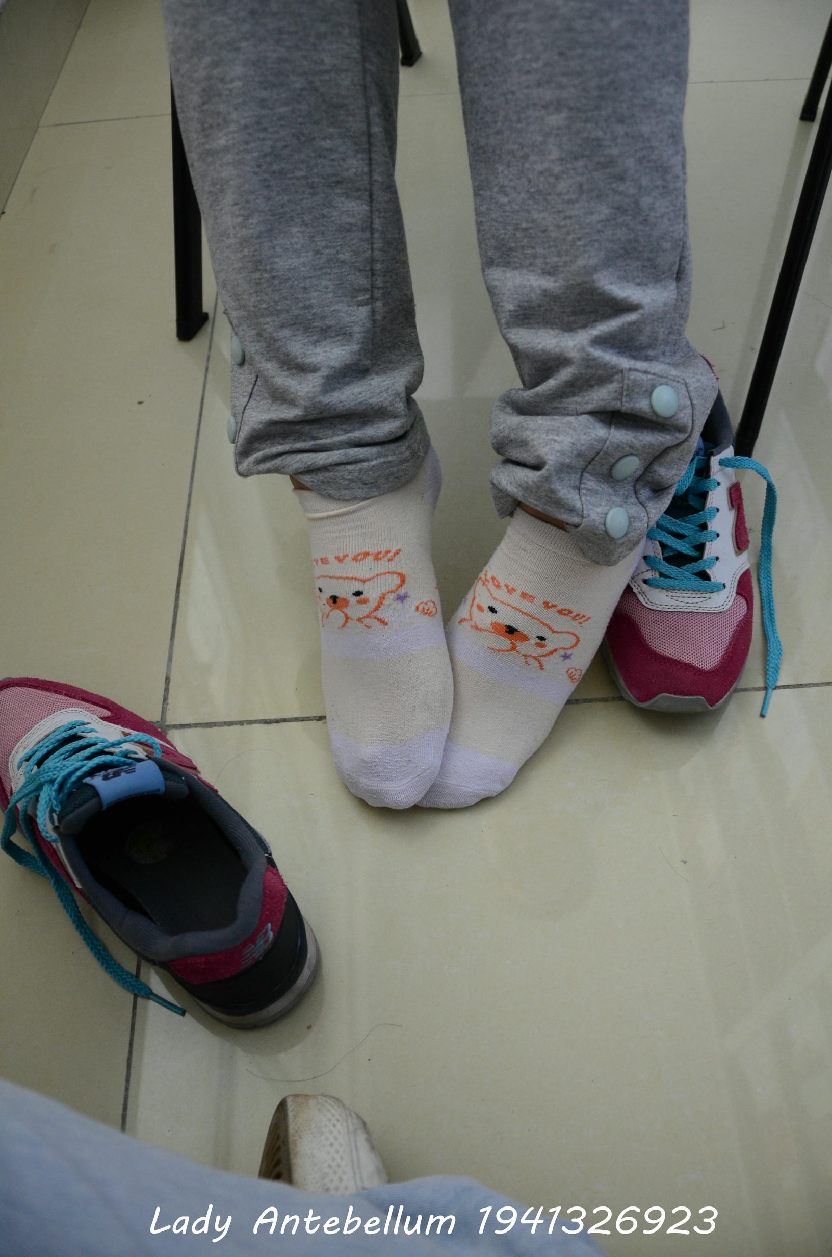 [战前女神] 恋足美腿棉袜女神级摄影套图 048 [71P-123MB]_第2集