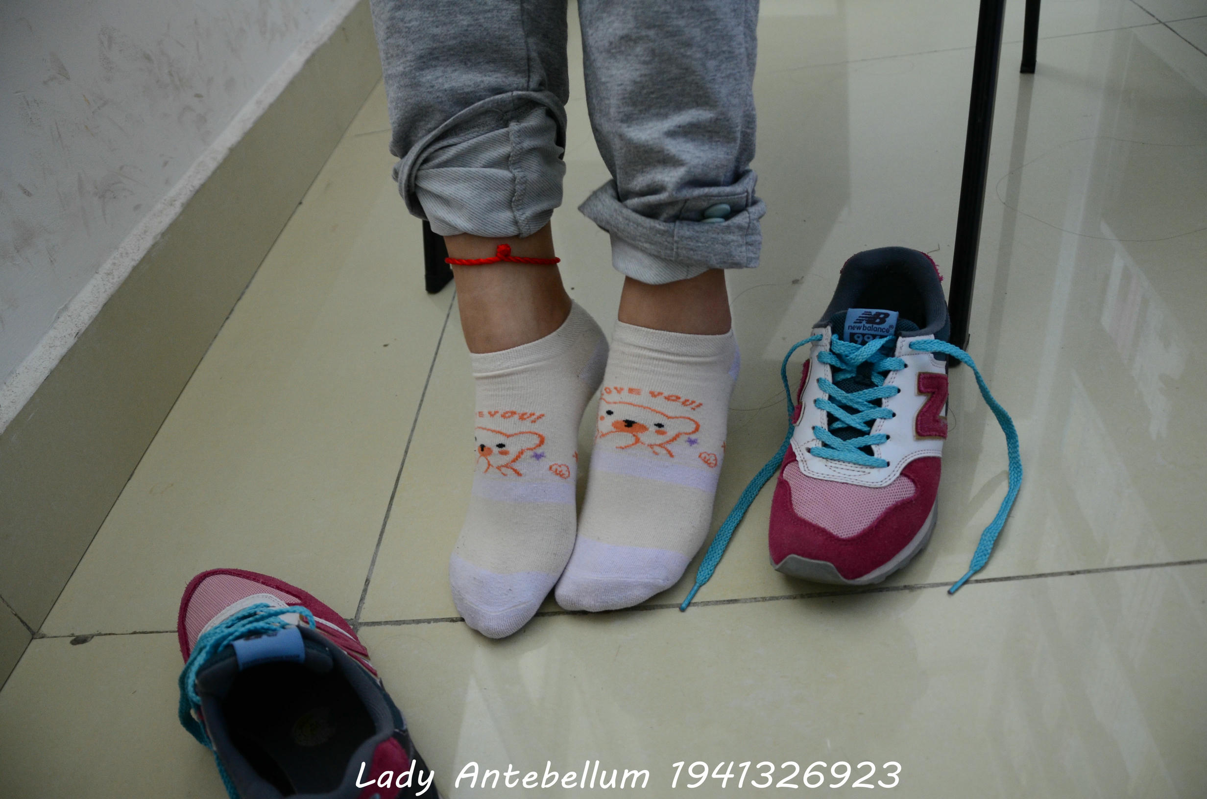 [战前女神] 恋足美腿棉袜女神级摄影套图 048 [71P-123MB]_第2集