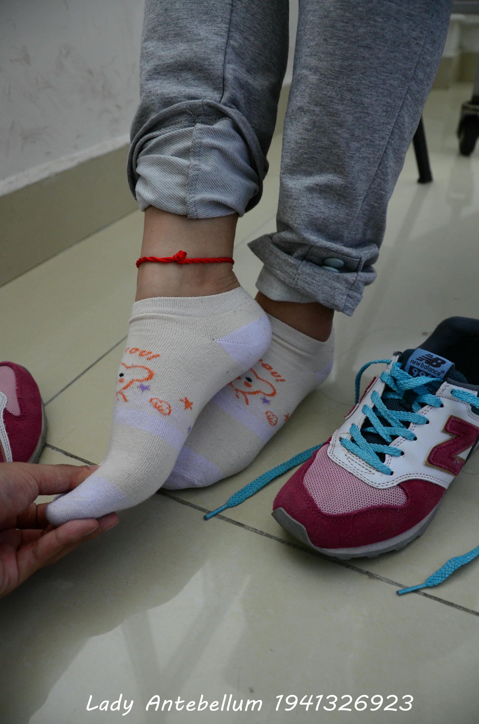 [战前女神] 恋足美腿棉袜女神级摄影套图 048 [71P-123MB]_第3集