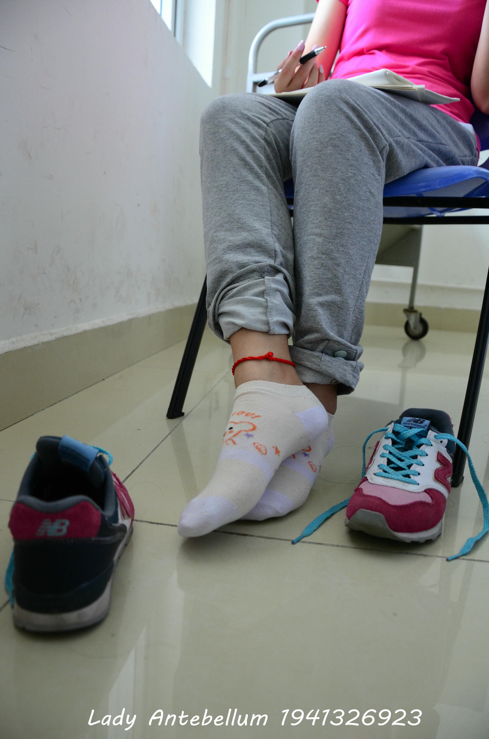 [战前女神] 恋足美腿棉袜女神级摄影套图 048 [71P-123MB]_第3集