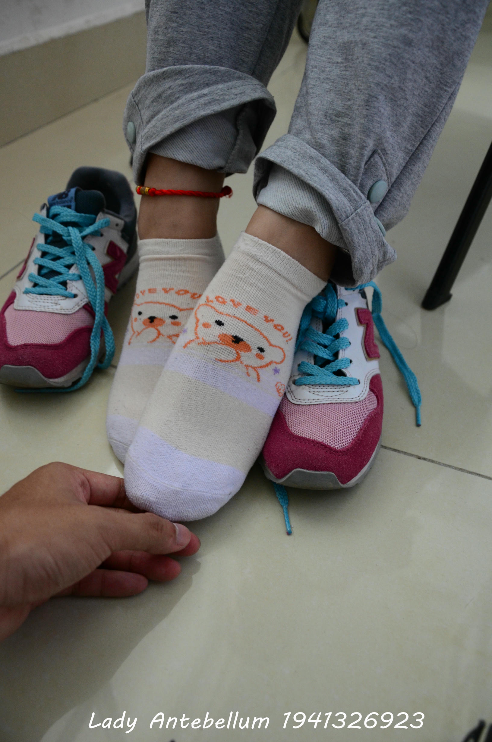 [战前女神] 恋足美腿棉袜女神级摄影套图 048 [71P-123MB]_第4集