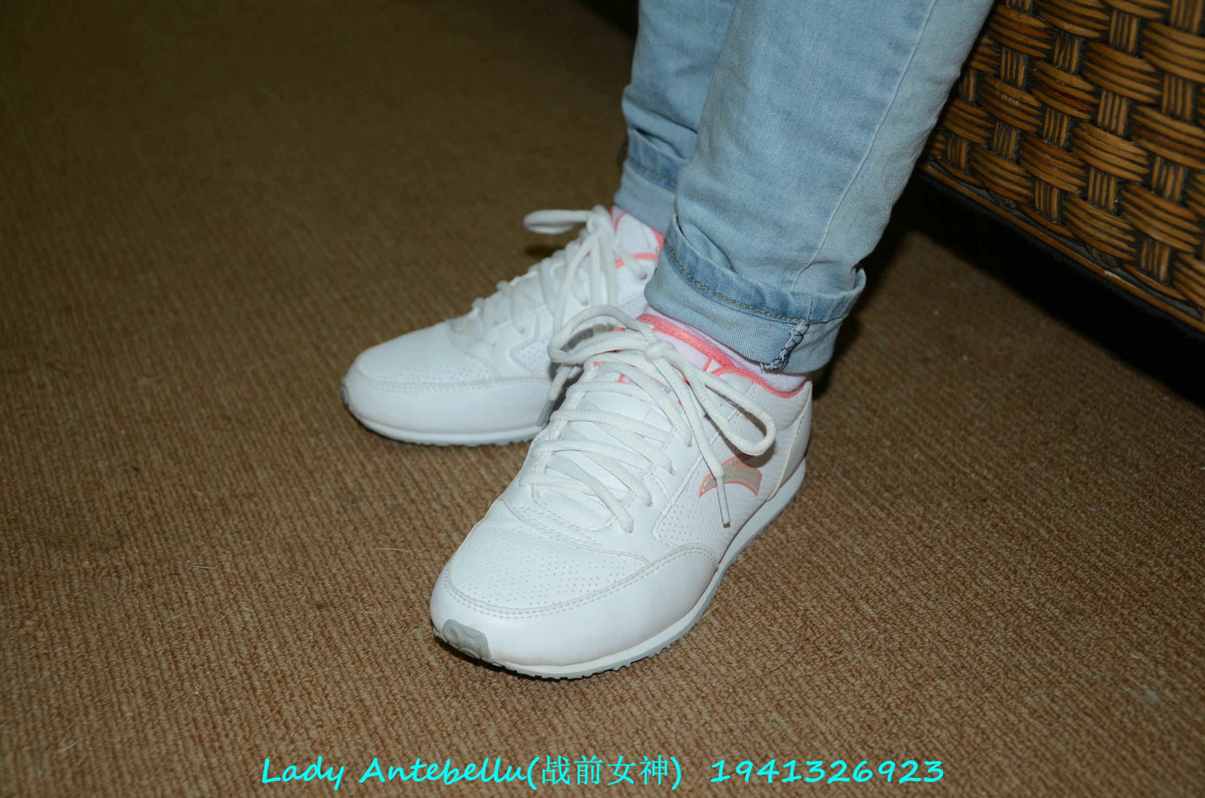 [战前女神] 恋足美腿棉袜女神级摄影套图 049 [283P-327MB]_第1集