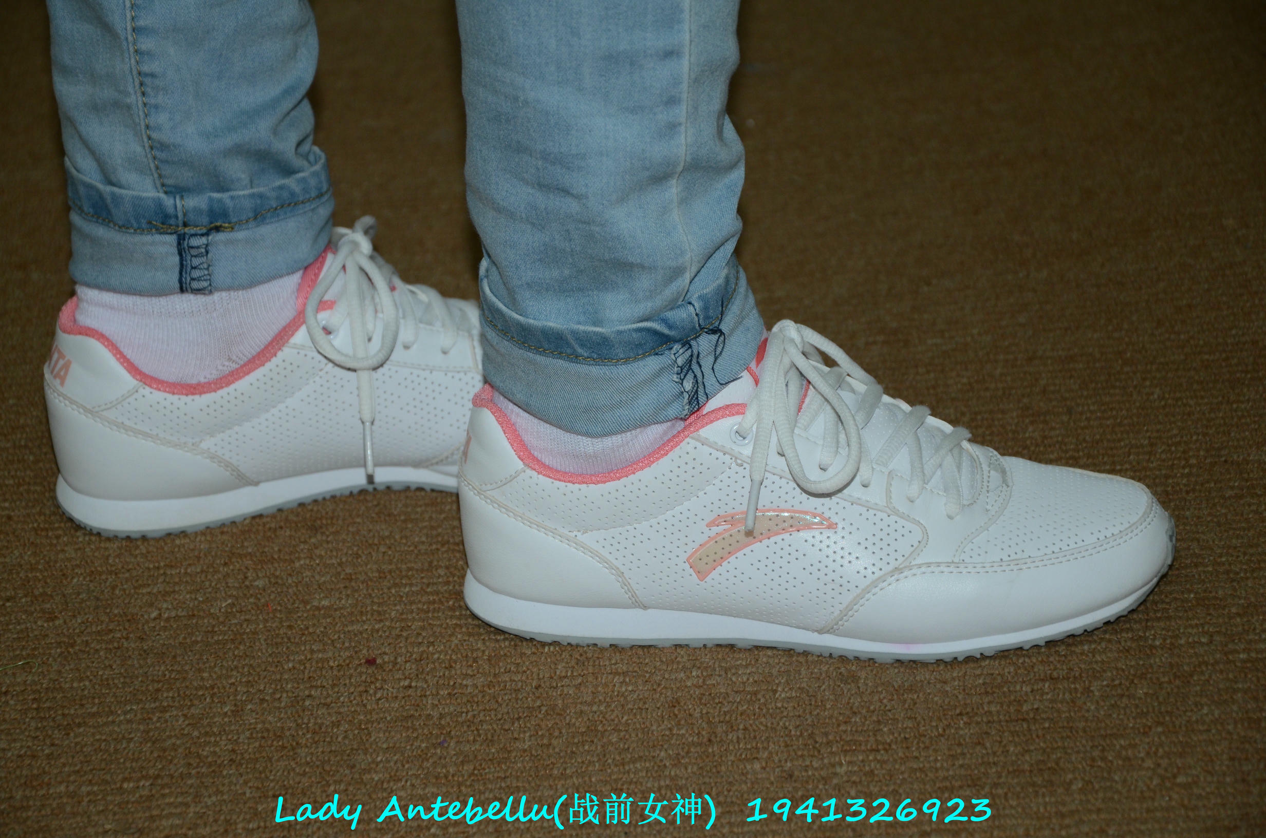 [战前女神] 恋足美腿棉袜女神级摄影套图 049 [283P-327MB]_第1集