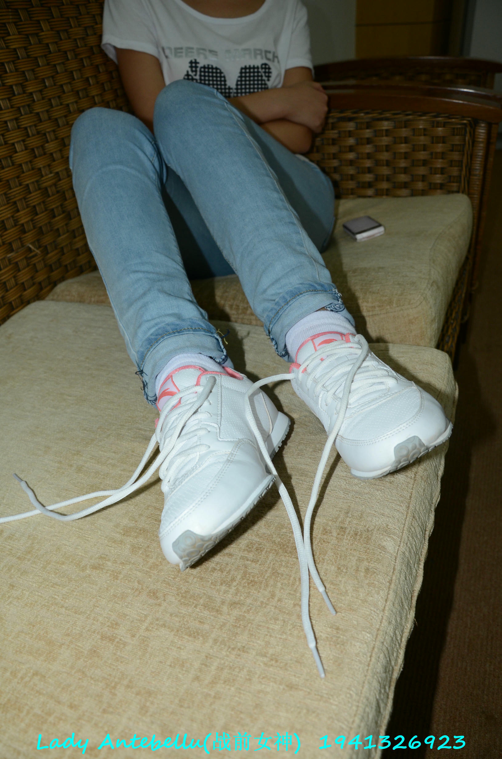 [战前女神] 恋足美腿棉袜女神级摄影套图 049 [283P-327MB]_第2集