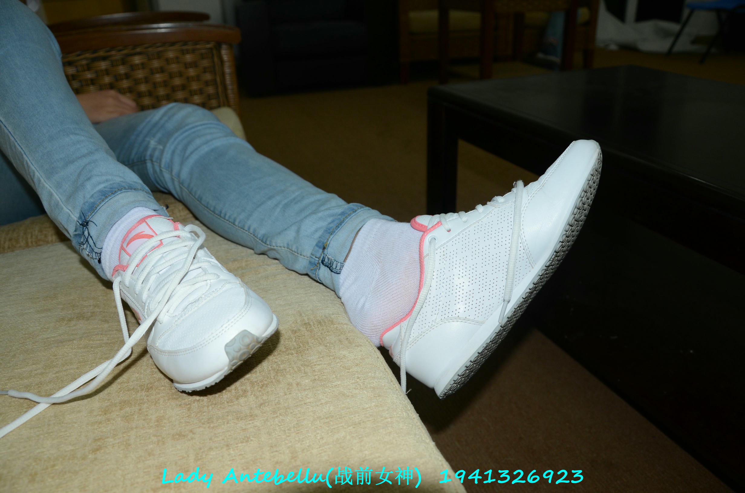 [战前女神] 恋足美腿棉袜女神级摄影套图 049 [283P-327MB]_第2集