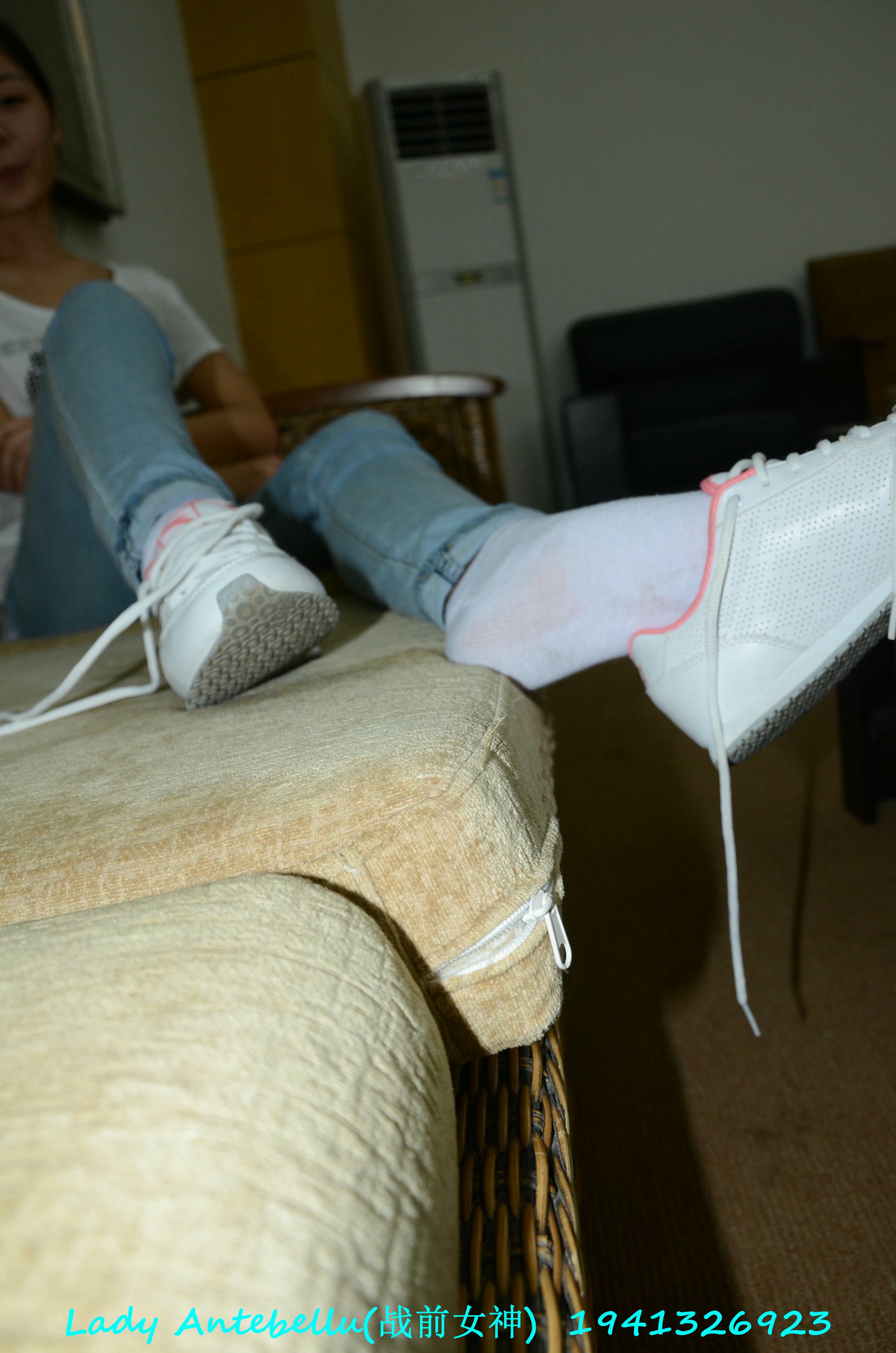 [战前女神] 恋足美腿棉袜女神级摄影套图 049 [283P-327MB]_第2集