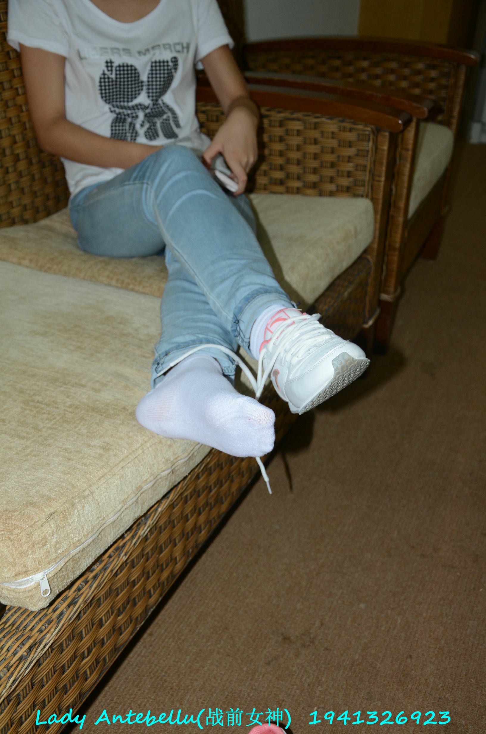 [战前女神] 恋足美腿棉袜女神级摄影套图 049 [283P-327MB]_第3集