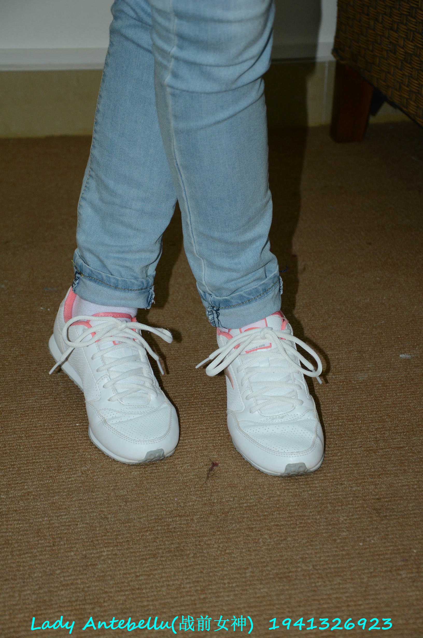 [战前女神] 恋足美腿棉袜女神级摄影套图 049 [283P-327MB]_第1集