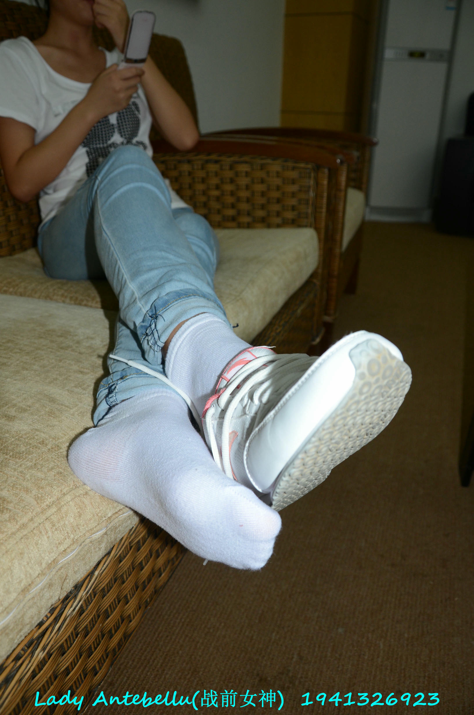 [战前女神] 恋足美腿棉袜女神级摄影套图 049 [283P-327MB]_第3集