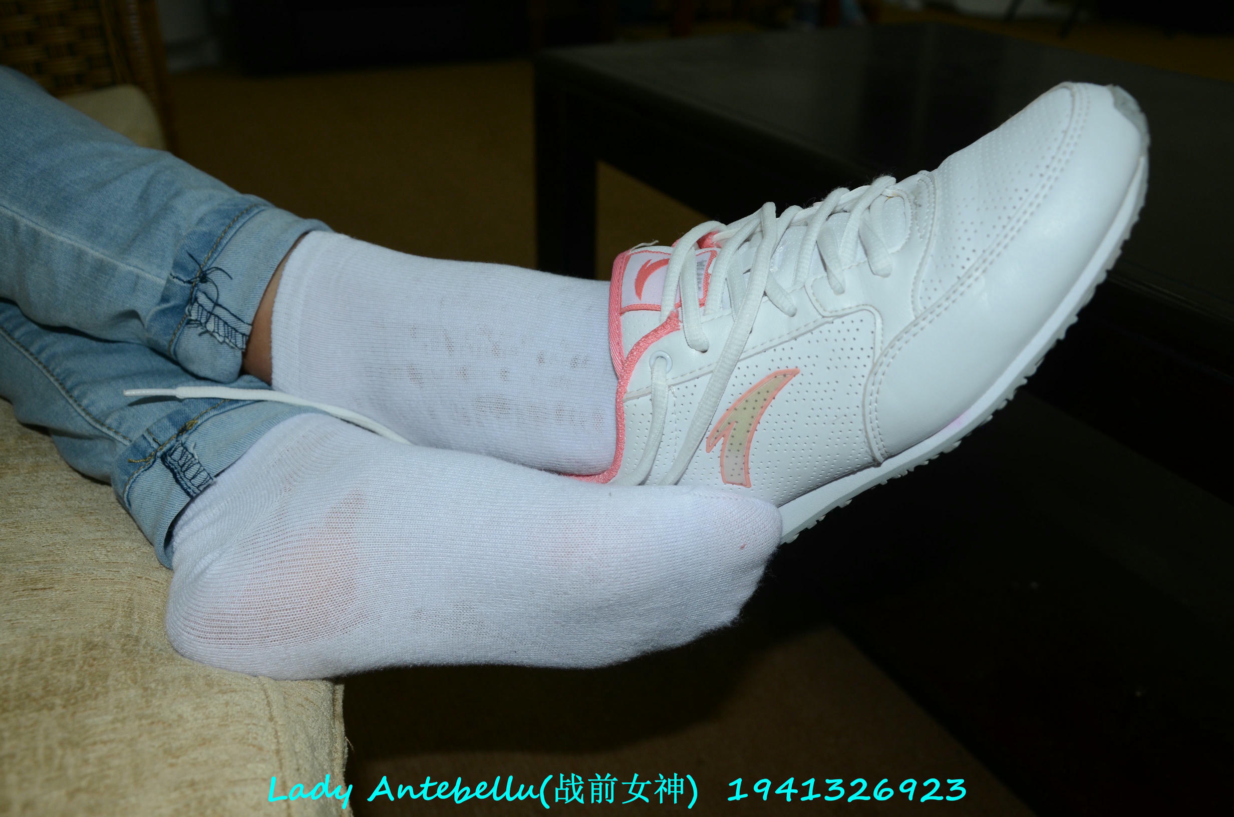 [战前女神] 恋足美腿棉袜女神级摄影套图 049 [283P-327MB]_第3集