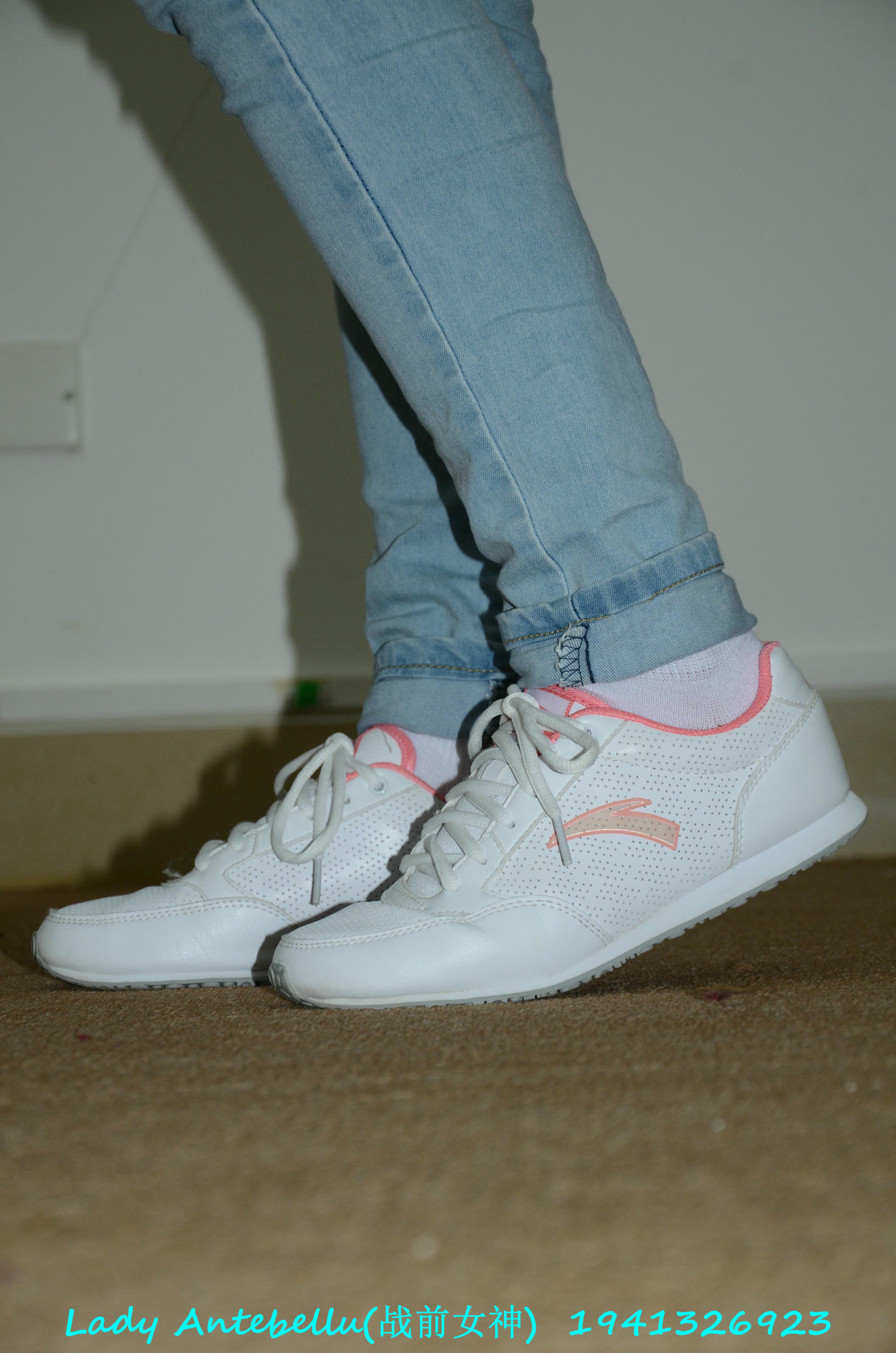 [战前女神] 恋足美腿棉袜女神级摄影套图 049 [283P-327MB]_第1集