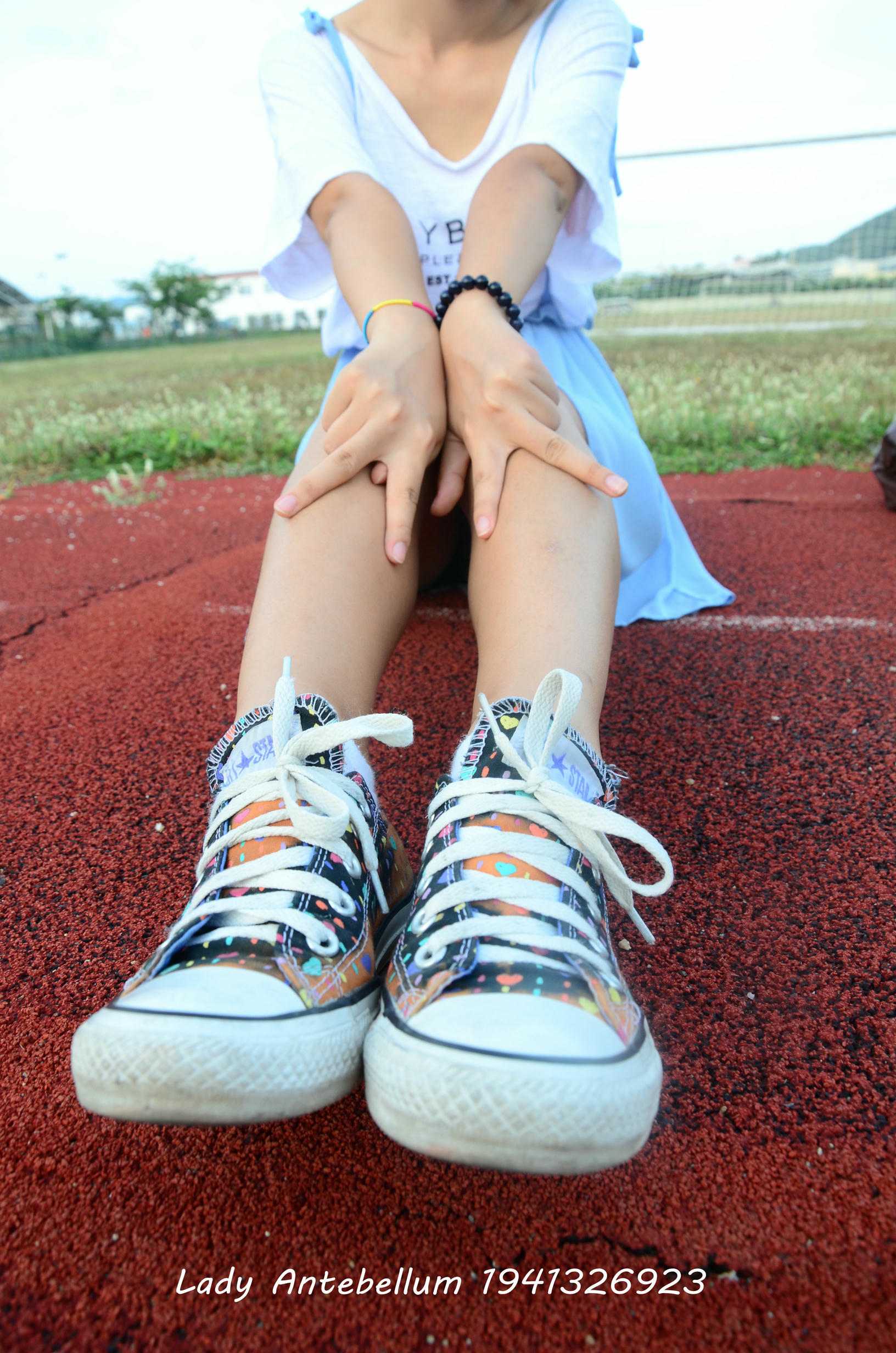 [战前女神] 恋足美腿棉袜女神级摄影套图 005 [73P-176MB]_第1集