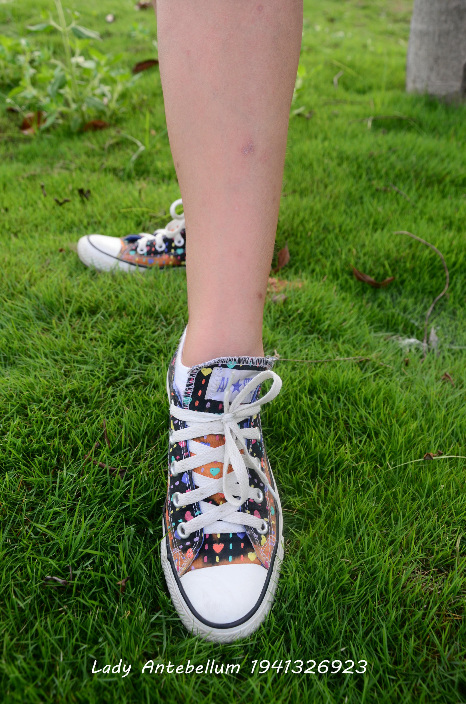 [战前女神] 恋足美腿棉袜女神级摄影套图 005 [73P-176MB]_第1集