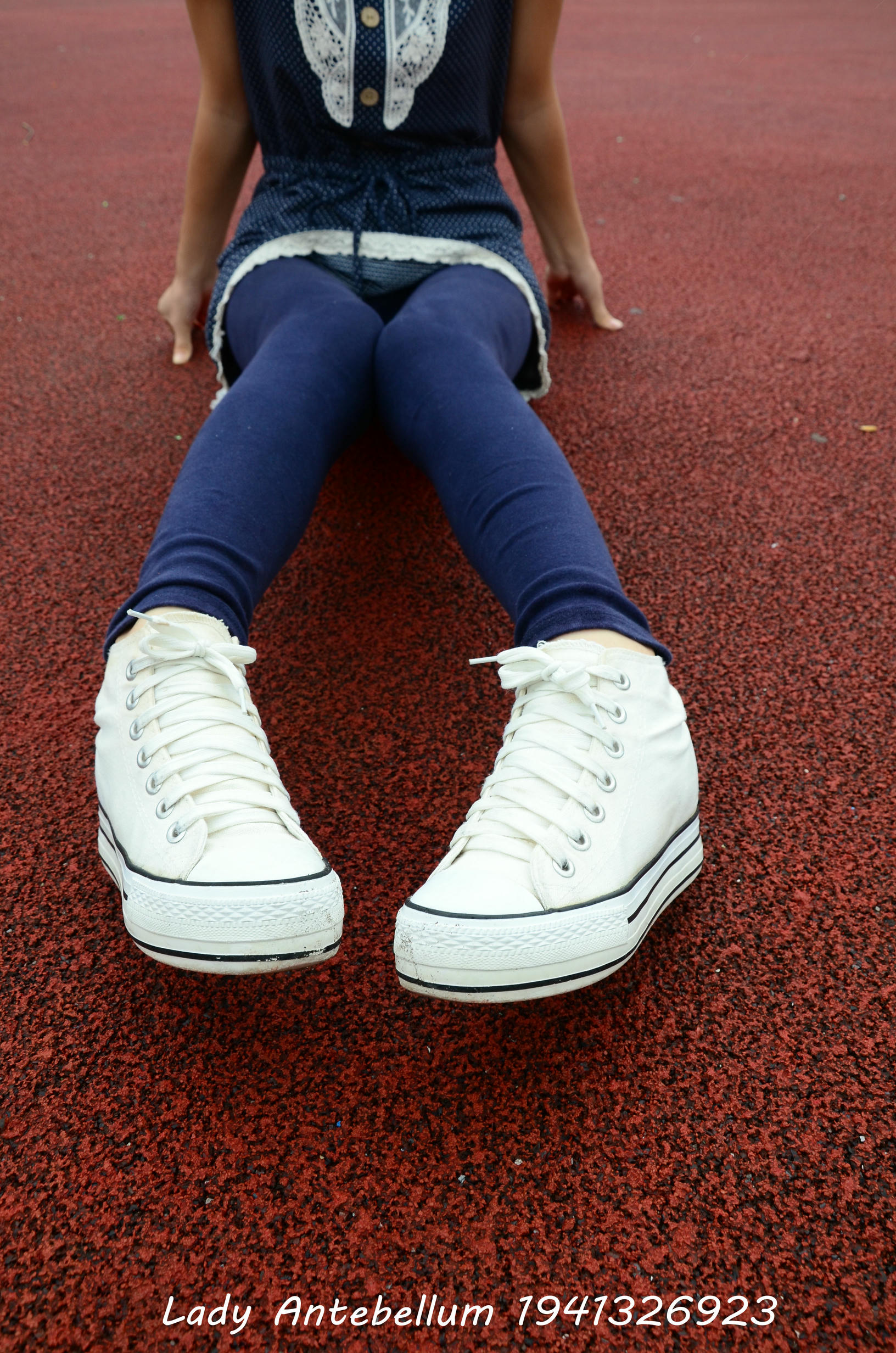 [战前女神] 恋足美腿棉袜女神级摄影套图 050 [117P-274MB]_第2集