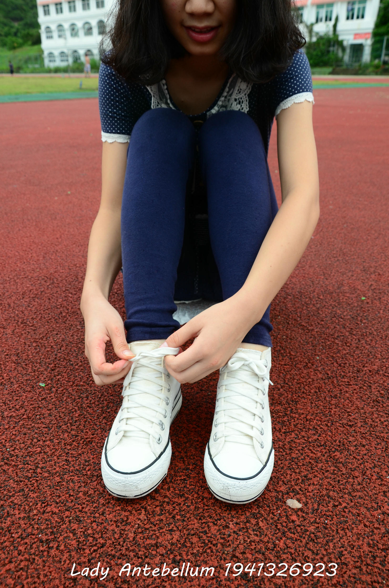 [战前女神] 恋足美腿棉袜女神级摄影套图 050 [117P-274MB]_第2集