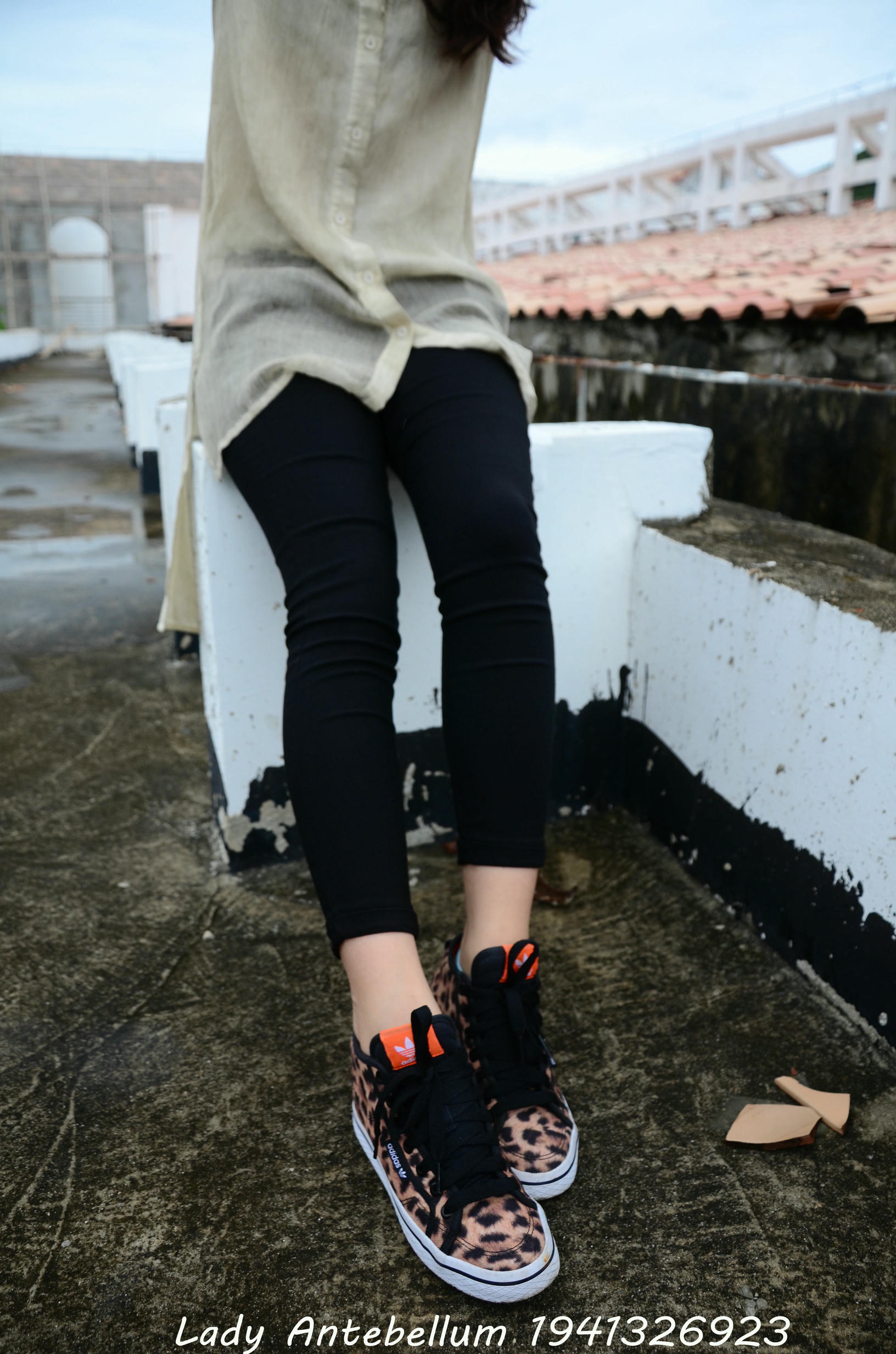 [战前女神] 恋足美腿棉袜女神级摄影套图 051 [155P-255MB]_第1集