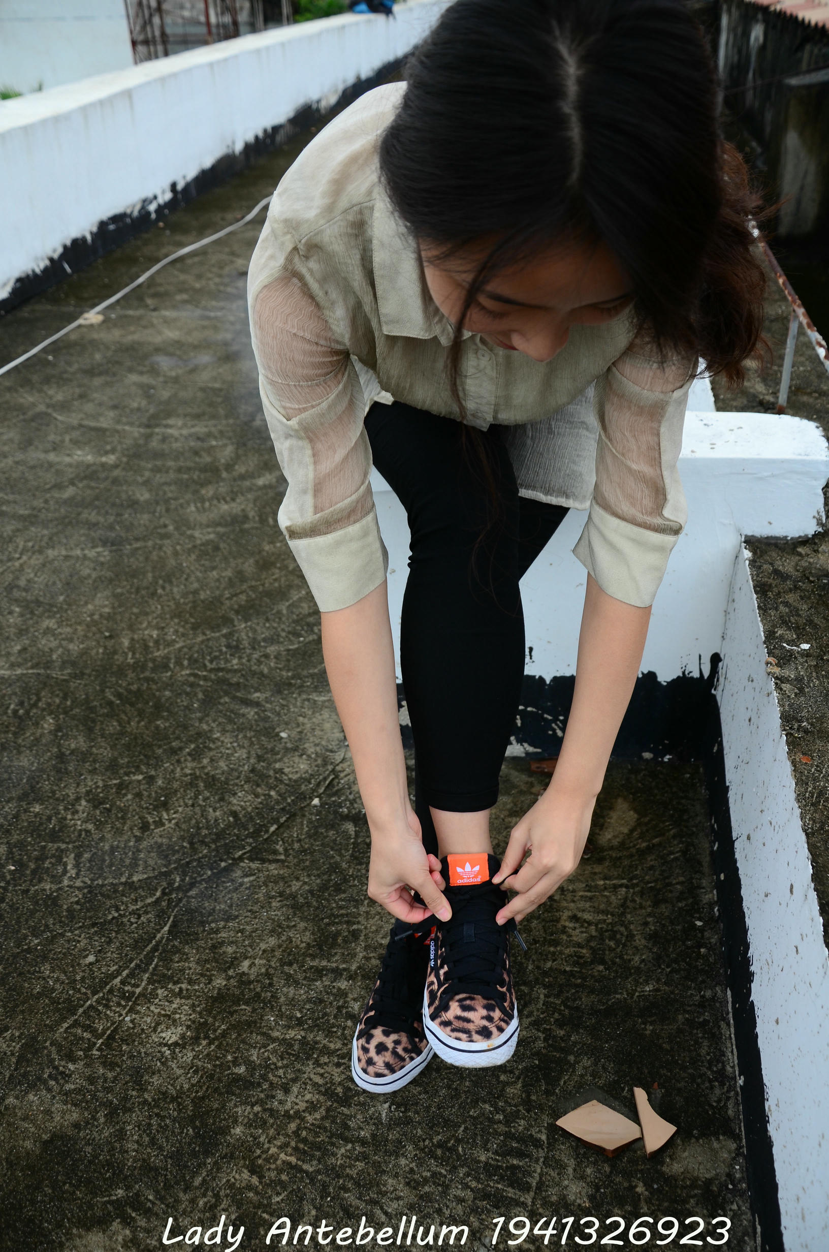 [战前女神] 恋足美腿棉袜女神级摄影套图 051 [155P-255MB]_第1集