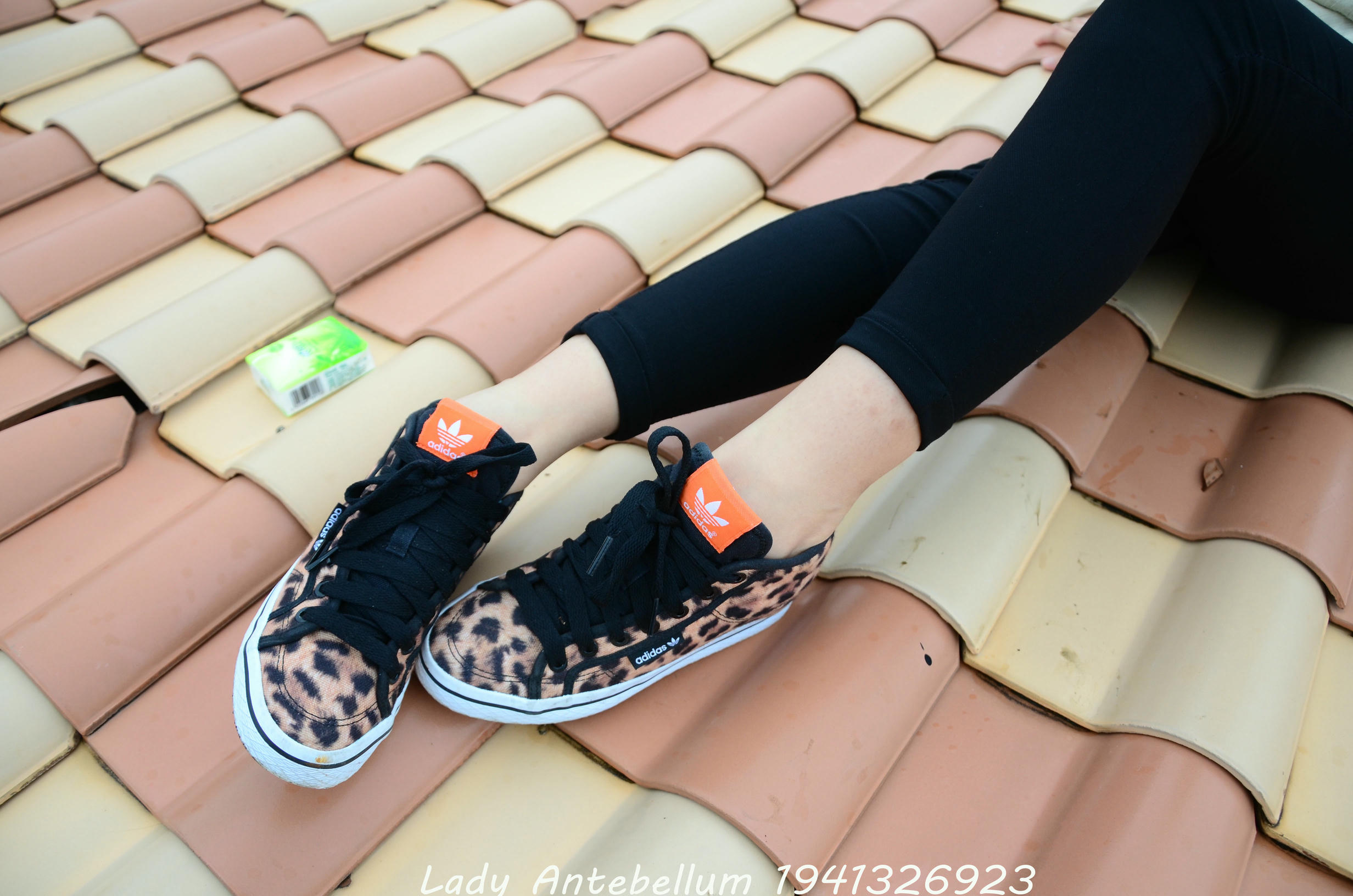 [战前女神] 恋足美腿棉袜女神级摄影套图 051 [155P-255MB]_第1集