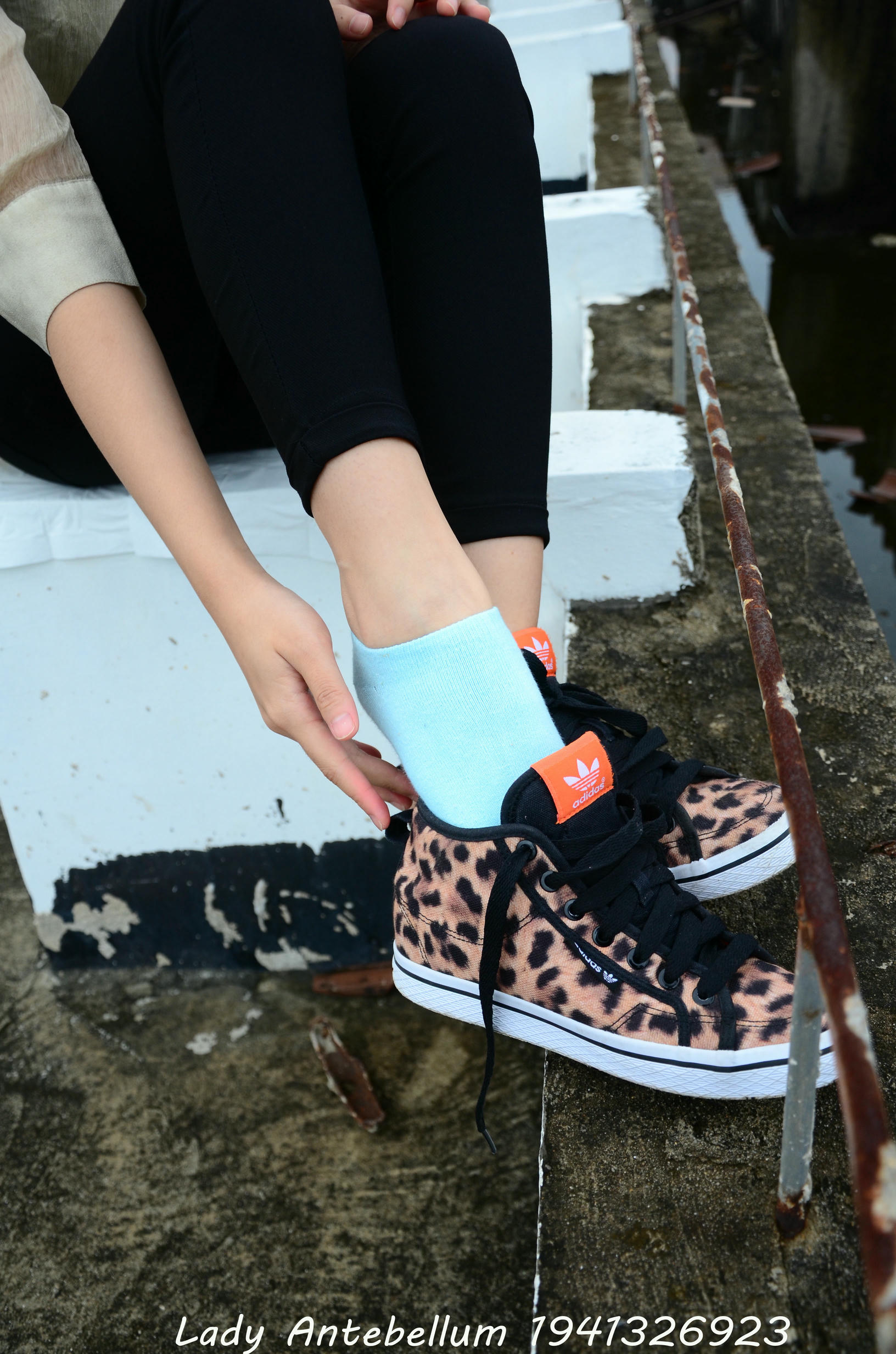 [战前女神] 恋足美腿棉袜女神级摄影套图 051 [155P-255MB]_第3集