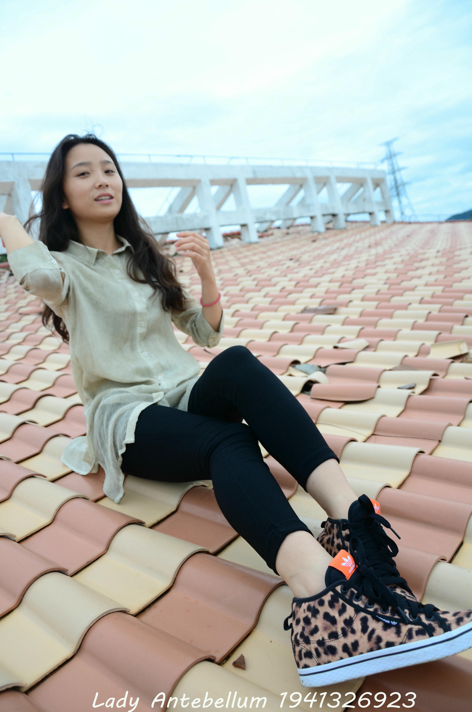 [战前女神] 恋足美腿棉袜女神级摄影套图 051 [155P-255MB]_第1集