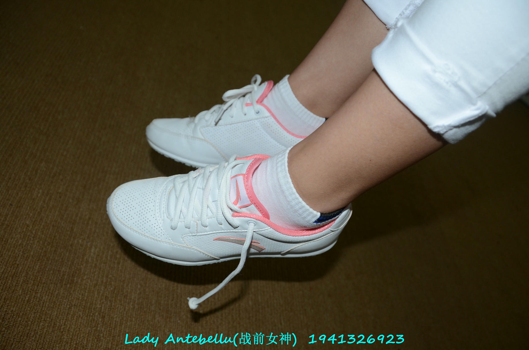 [战前女神] 恋足美腿棉袜女神级摄影套图 052 [179P-130MB]_第1集