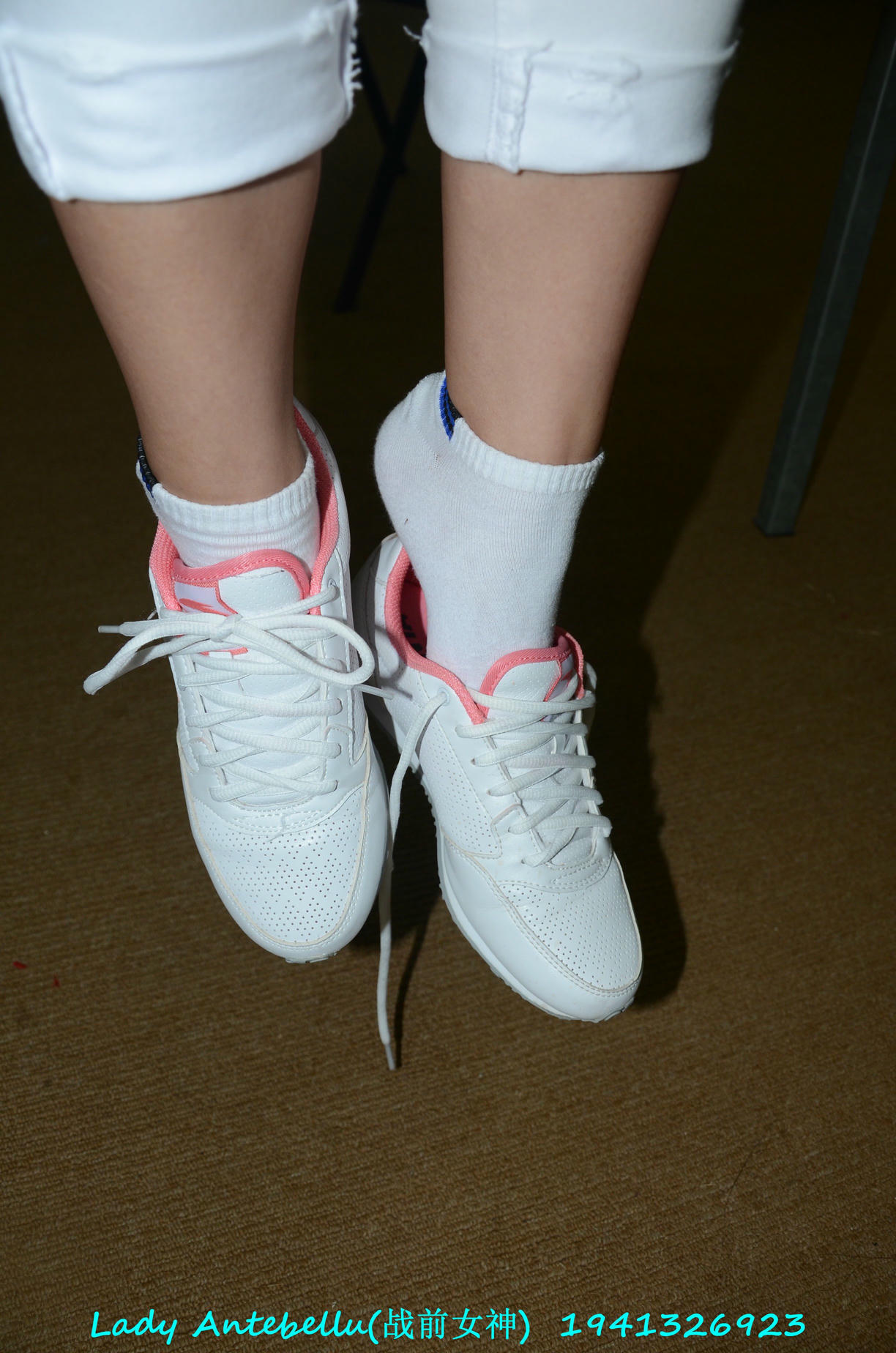 [战前女神] 恋足美腿棉袜女神级摄影套图 052 [179P-130MB]_第1集