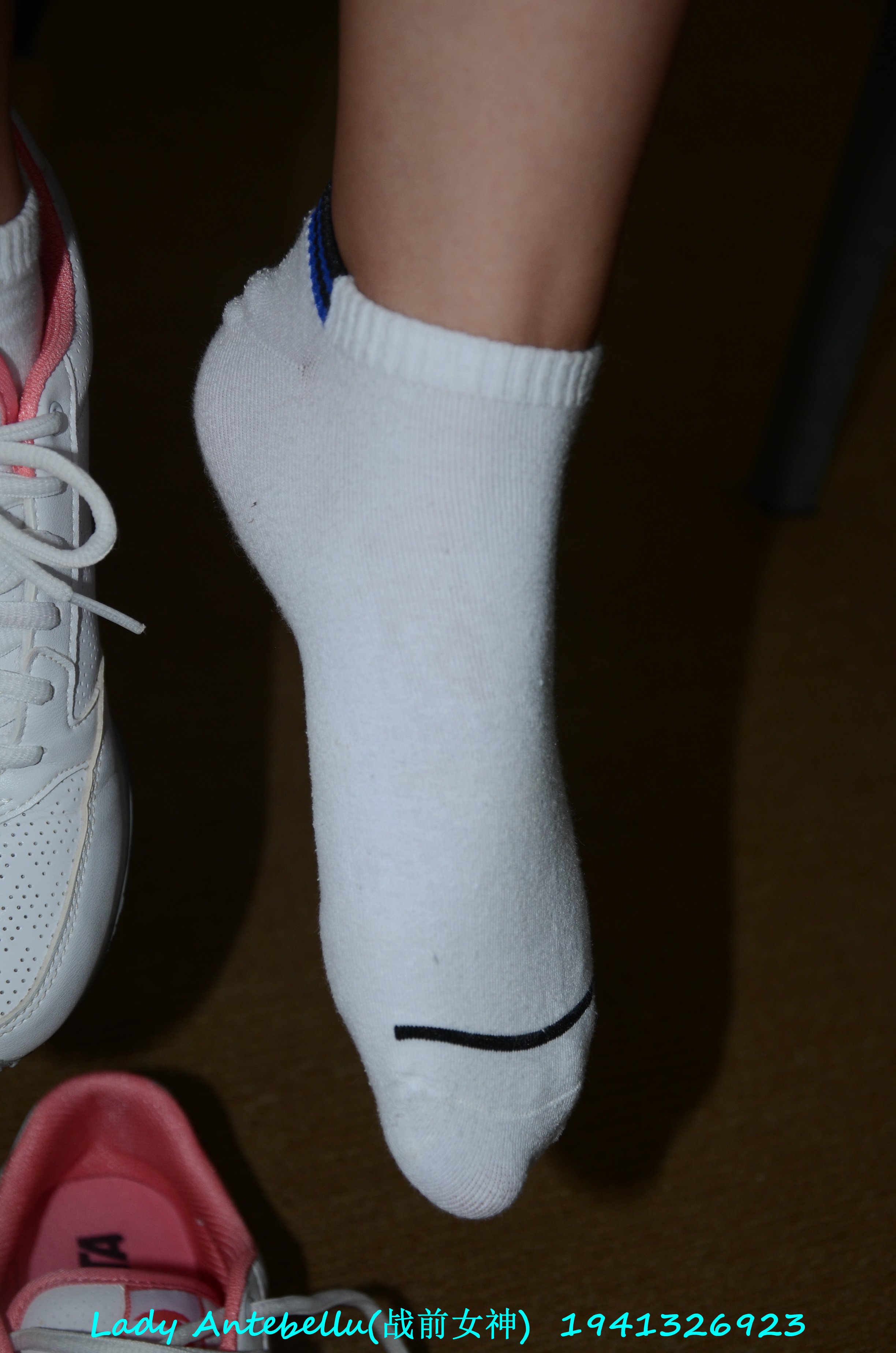 [战前女神] 恋足美腿棉袜女神级摄影套图 052 [179P-130MB]_第2集