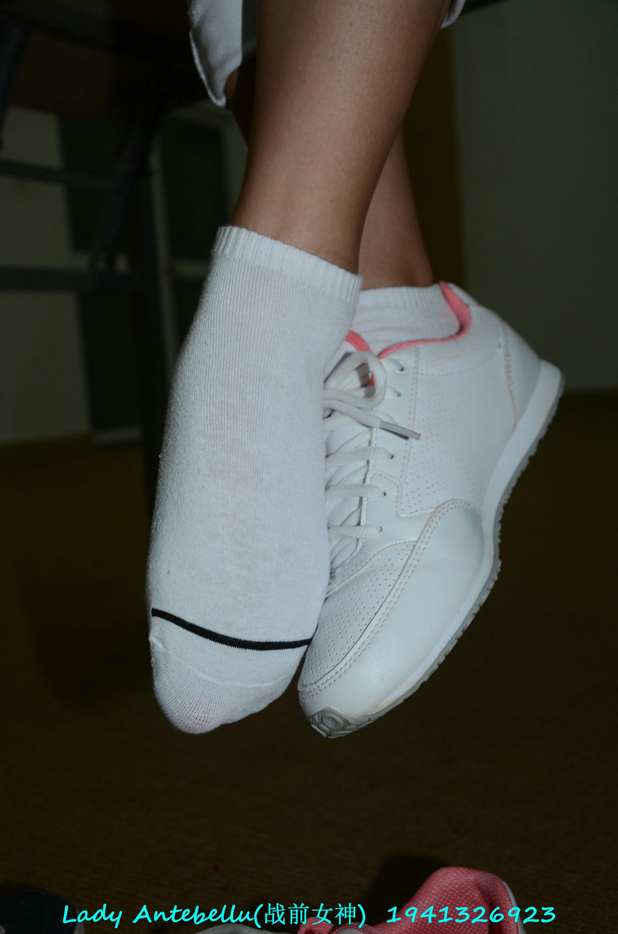 [战前女神] 恋足美腿棉袜女神级摄影套图 052 [179P-130MB]_第2集