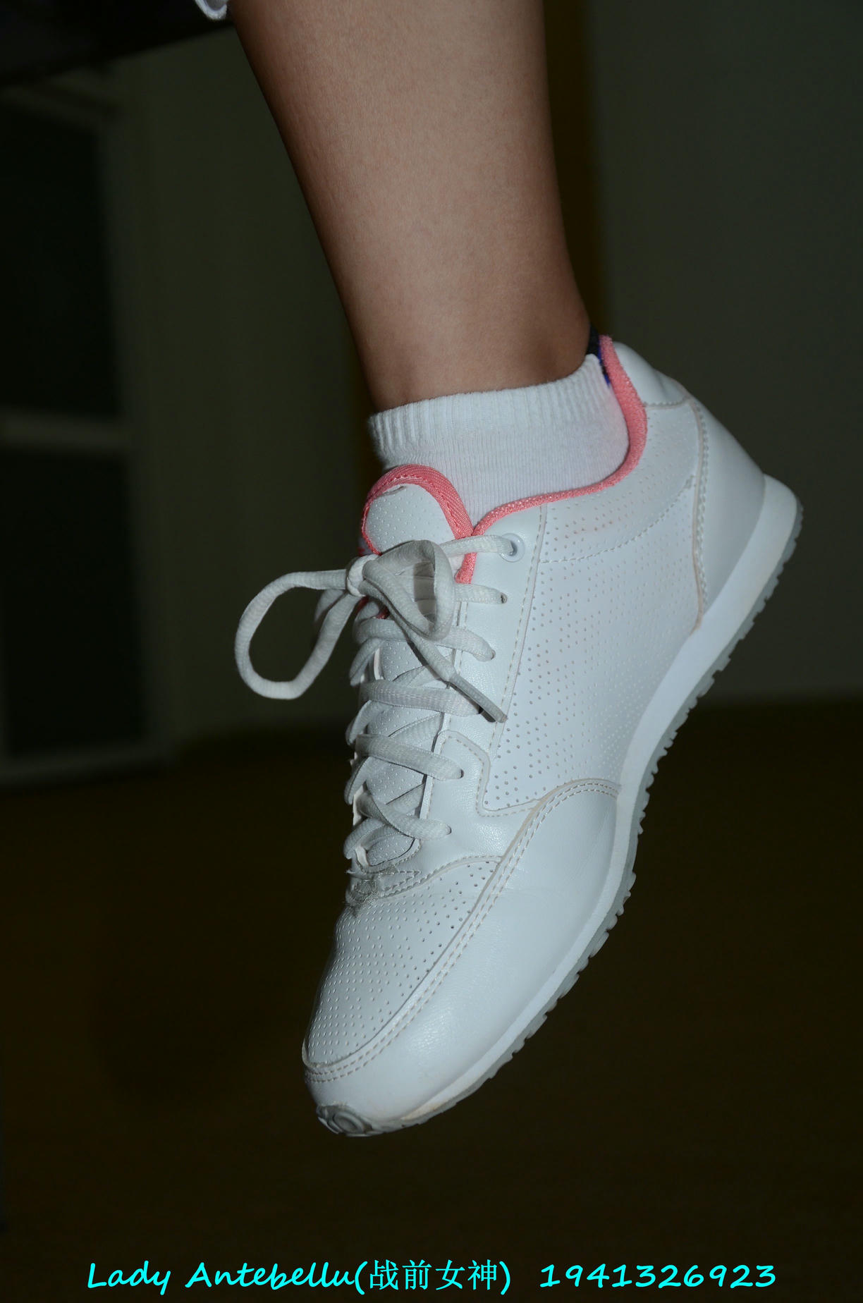 [战前女神] 恋足美腿棉袜女神级摄影套图 052 [179P-130MB]_第2集