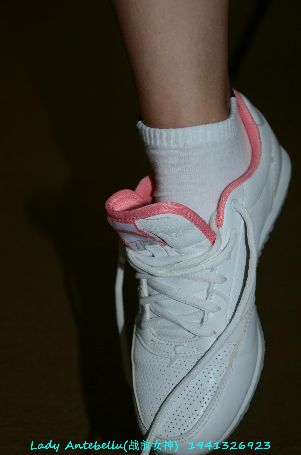 [战前女神] 恋足美腿棉袜女神级摄影套图 052 [179P-130MB]_第2集