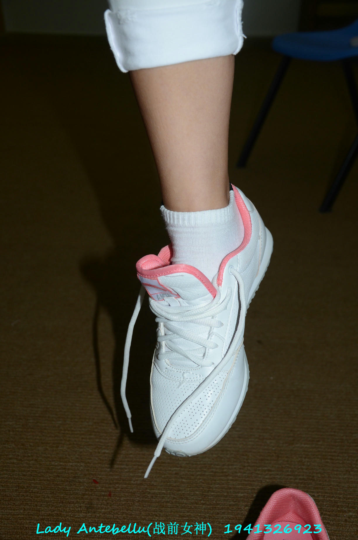 [战前女神] 恋足美腿棉袜女神级摄影套图 052 [179P-130MB]_第2集