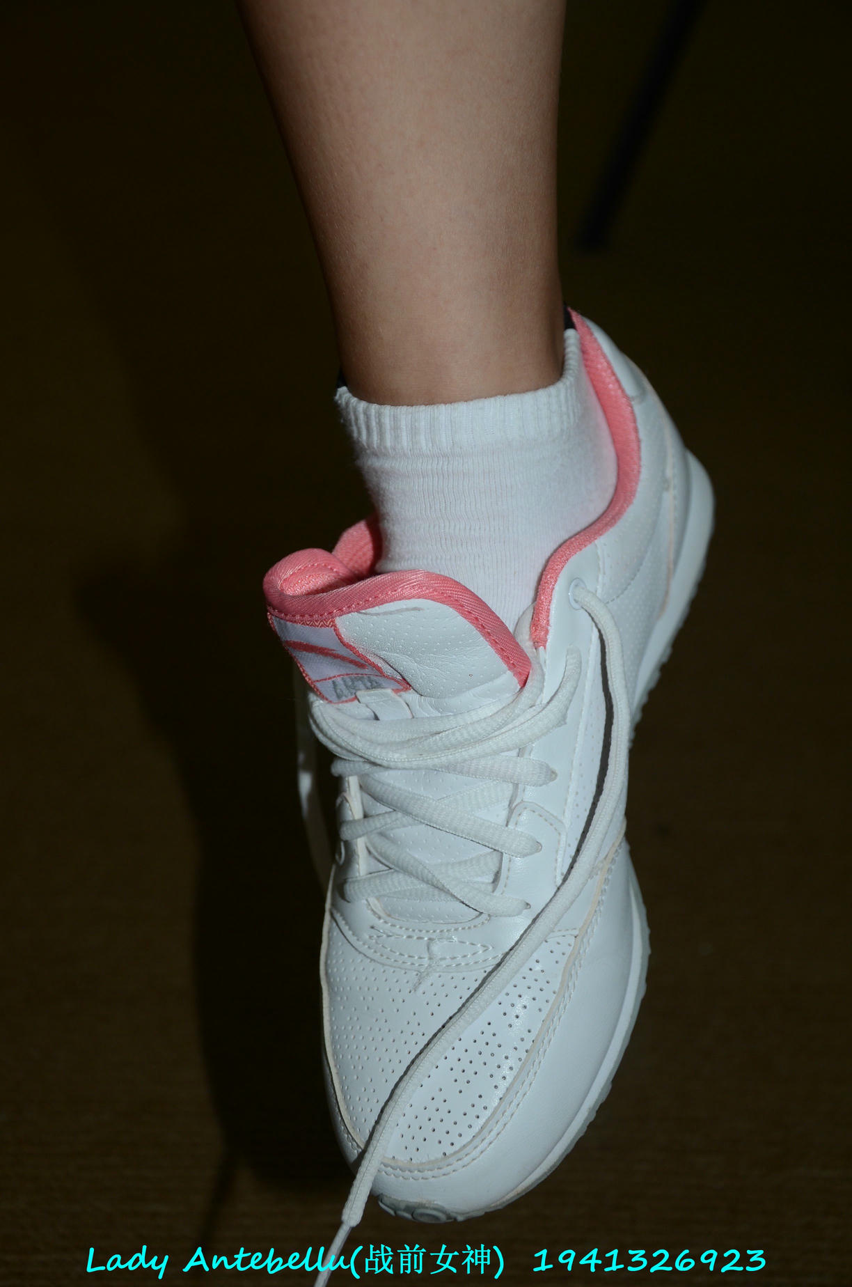 [战前女神] 恋足美腿棉袜女神级摄影套图 052 [179P-130MB]_第2集