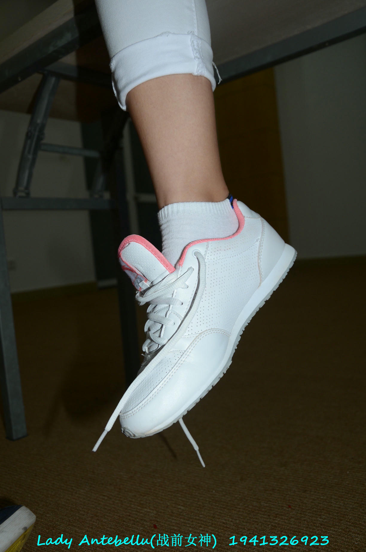 [战前女神] 恋足美腿棉袜女神级摄影套图 052 [179P-130MB]_第2集