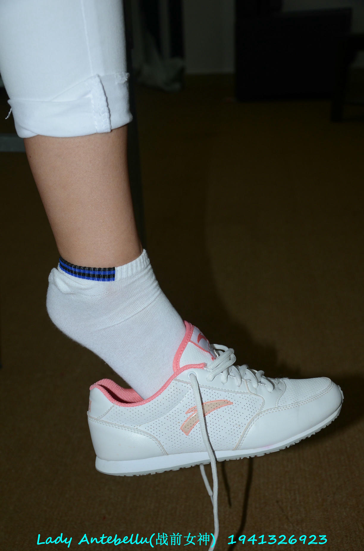 [战前女神] 恋足美腿棉袜女神级摄影套图 052 [179P-130MB]_第2集