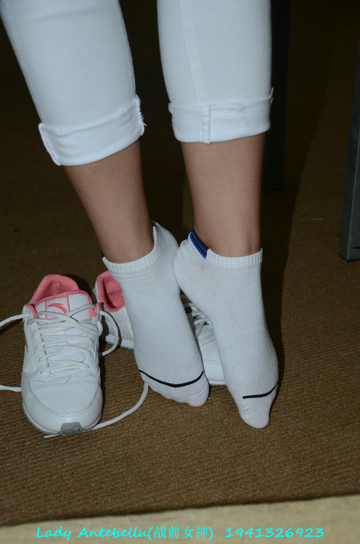 [战前女神] 恋足美腿棉袜女神级摄影套图 052 [179P-130MB]_第3集