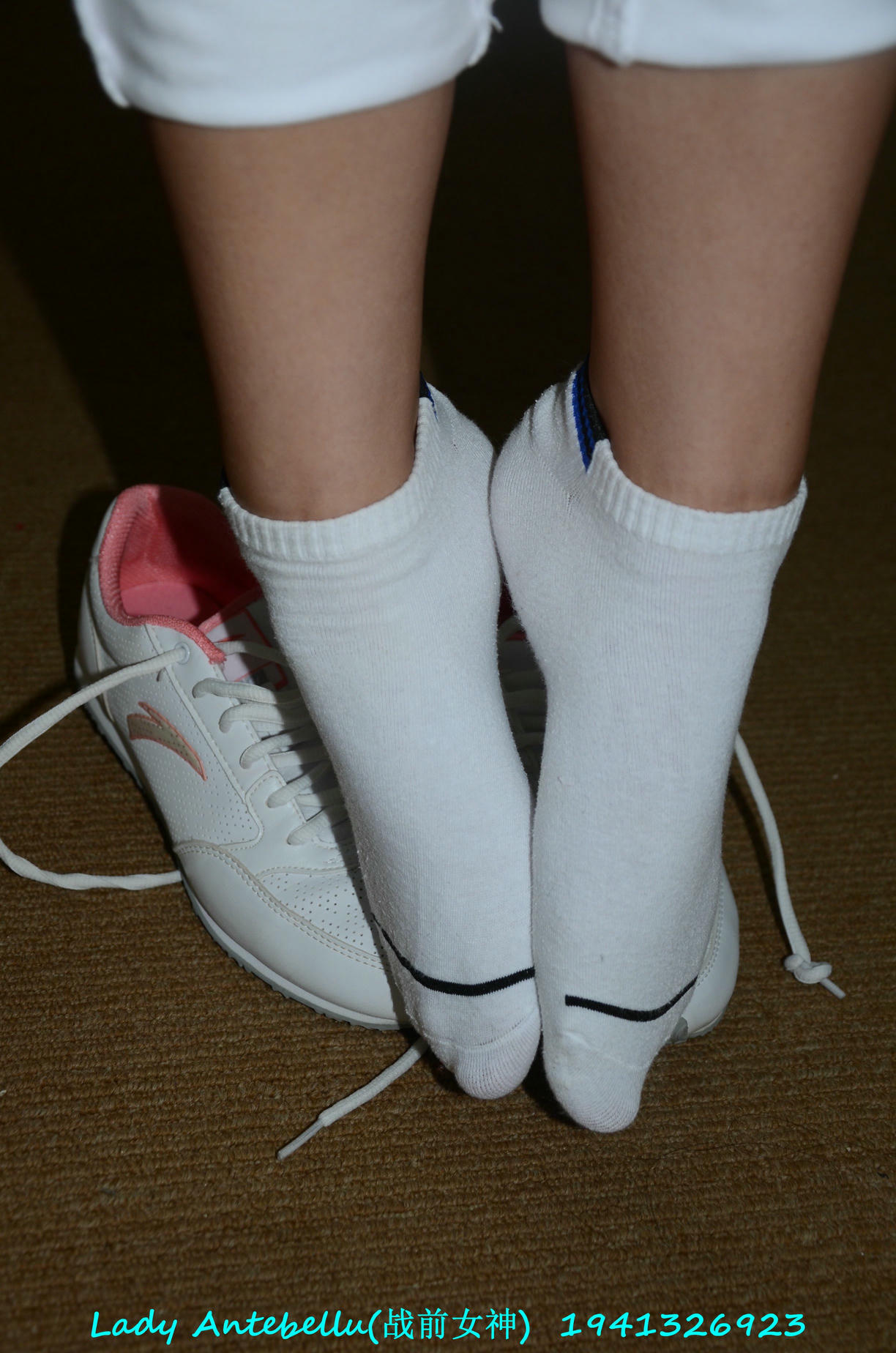 [战前女神] 恋足美腿棉袜女神级摄影套图 052 [179P-130MB]_第3集