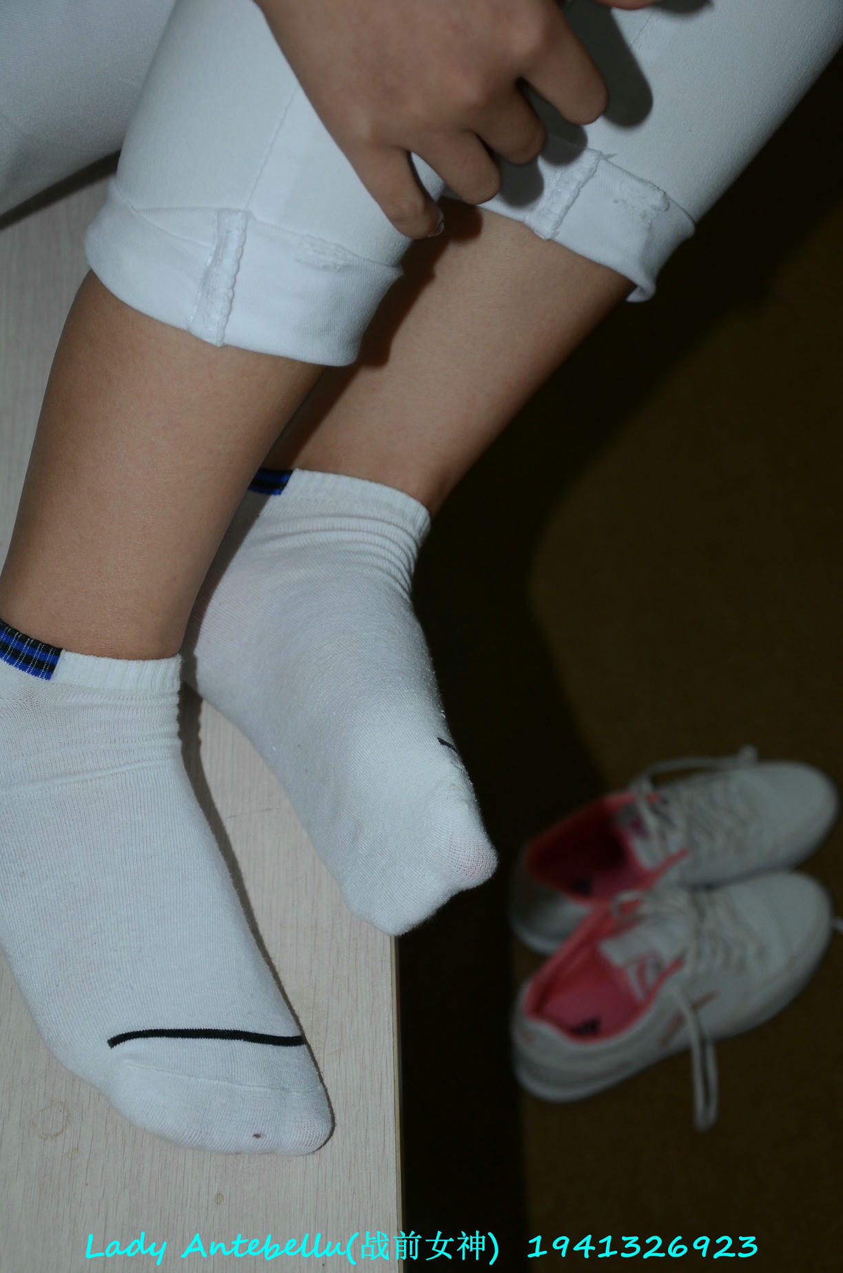 [战前女神] 恋足美腿棉袜女神级摄影套图 052 [179P-130MB]_第4集