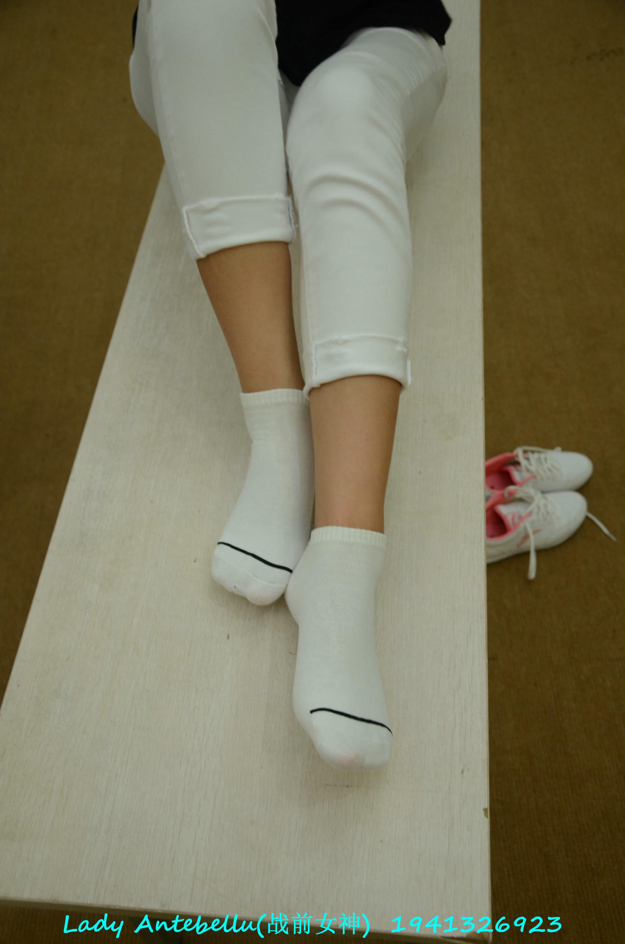 [战前女神] 恋足美腿棉袜女神级摄影套图 052 [179P-130MB]_第4集