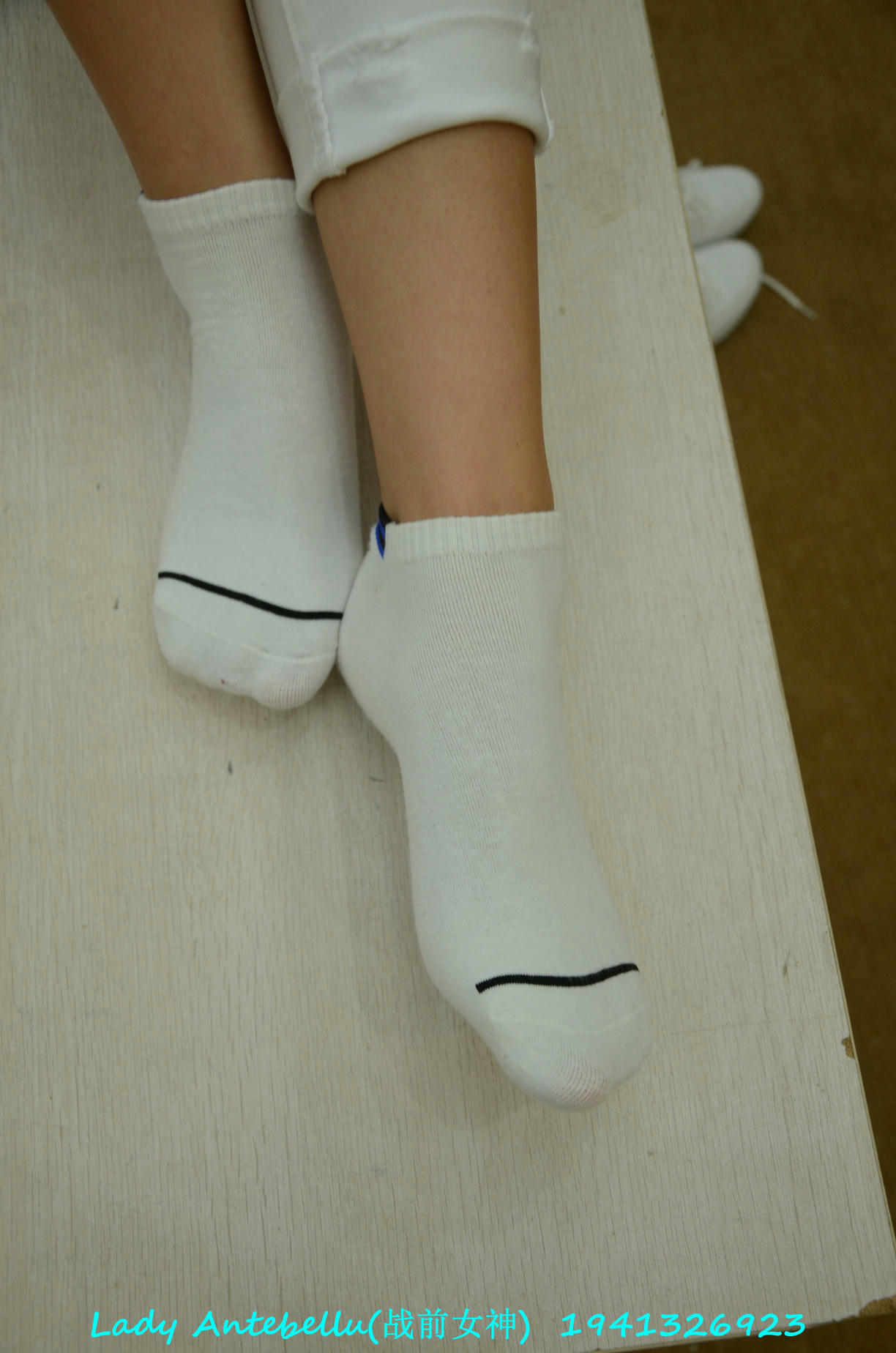 [战前女神] 恋足美腿棉袜女神级摄影套图 052 [179P-130MB]_第4集