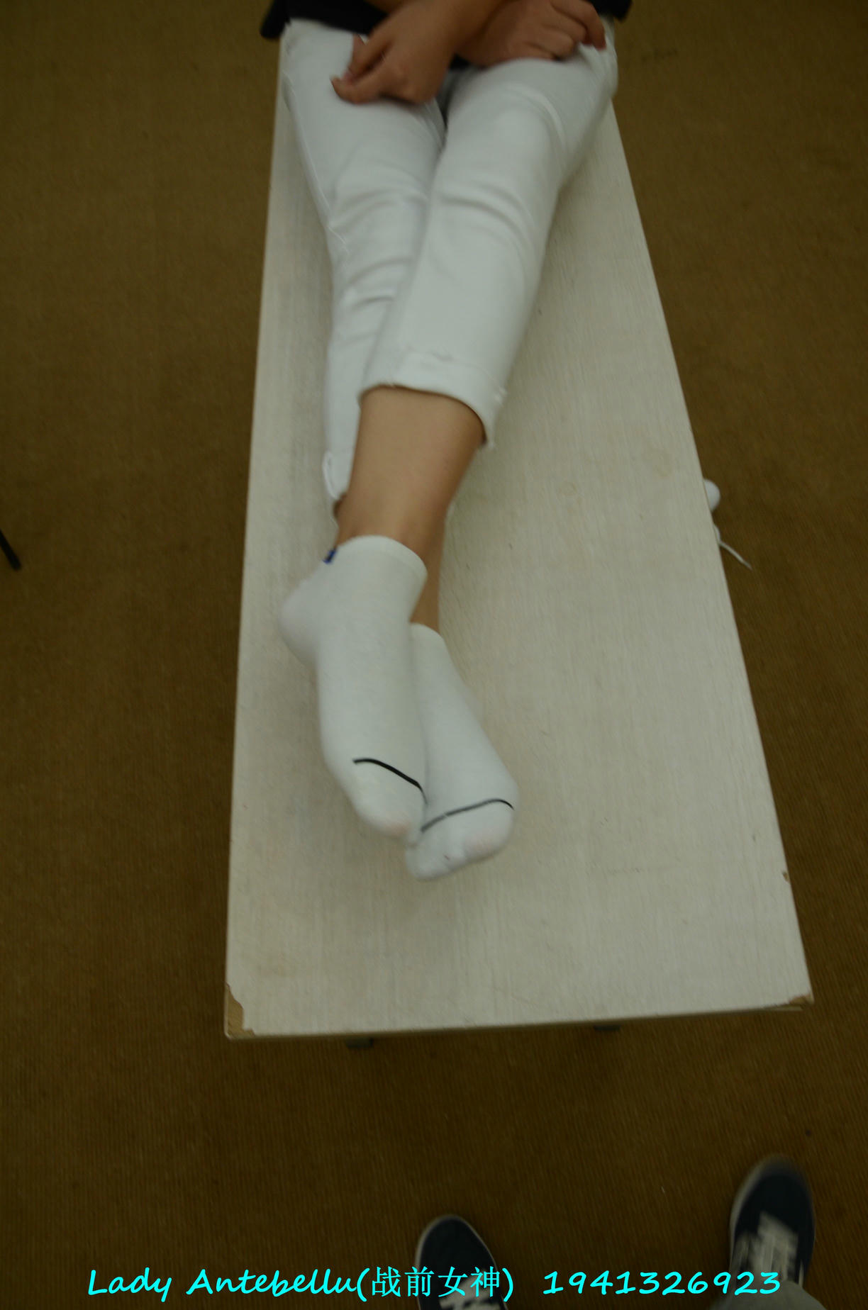 [战前女神] 恋足美腿棉袜女神级摄影套图 052 [179P-130MB]_第5集