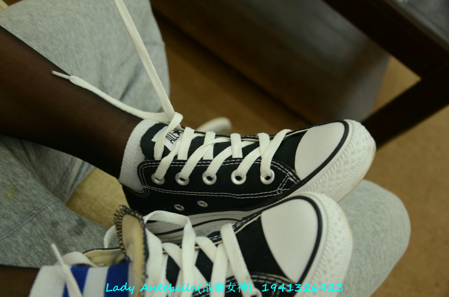 [战前女神] 恋足美腿棉袜女神级摄影套图 053 [288P-222MB]_第3集