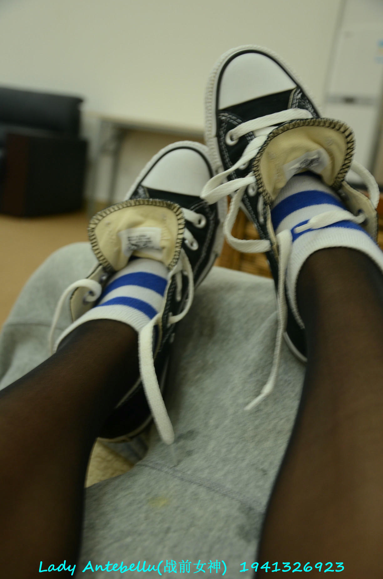 [战前女神] 恋足美腿棉袜女神级摄影套图 053 [288P-222MB]_第3集