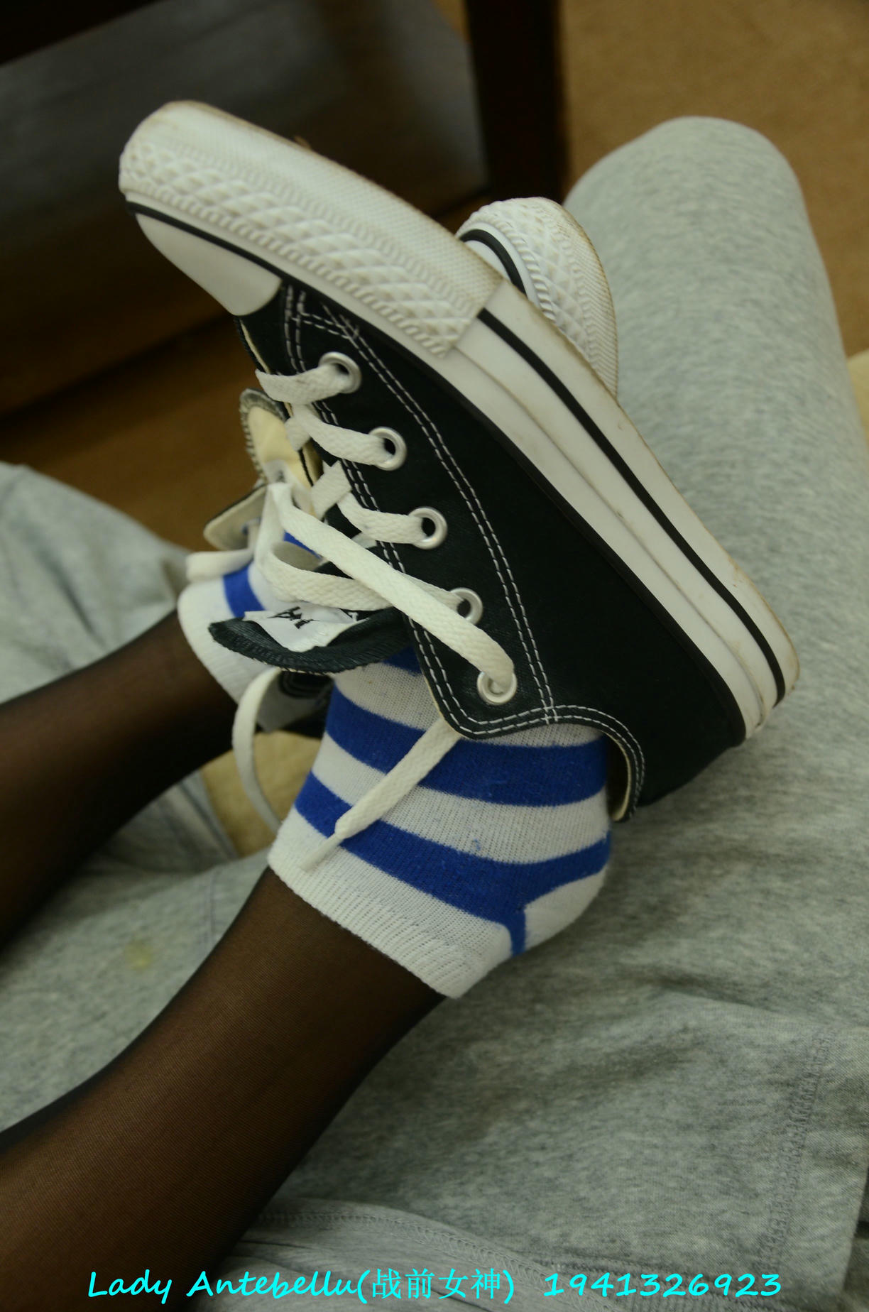 [战前女神] 恋足美腿棉袜女神级摄影套图 053 [288P-222MB]_第3集