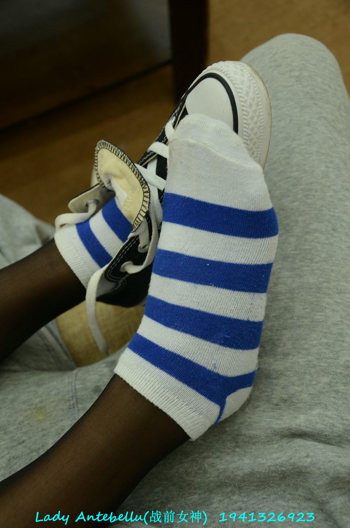 [战前女神] 恋足美腿棉袜女神级摄影套图 053 [288P-222MB]_第3集