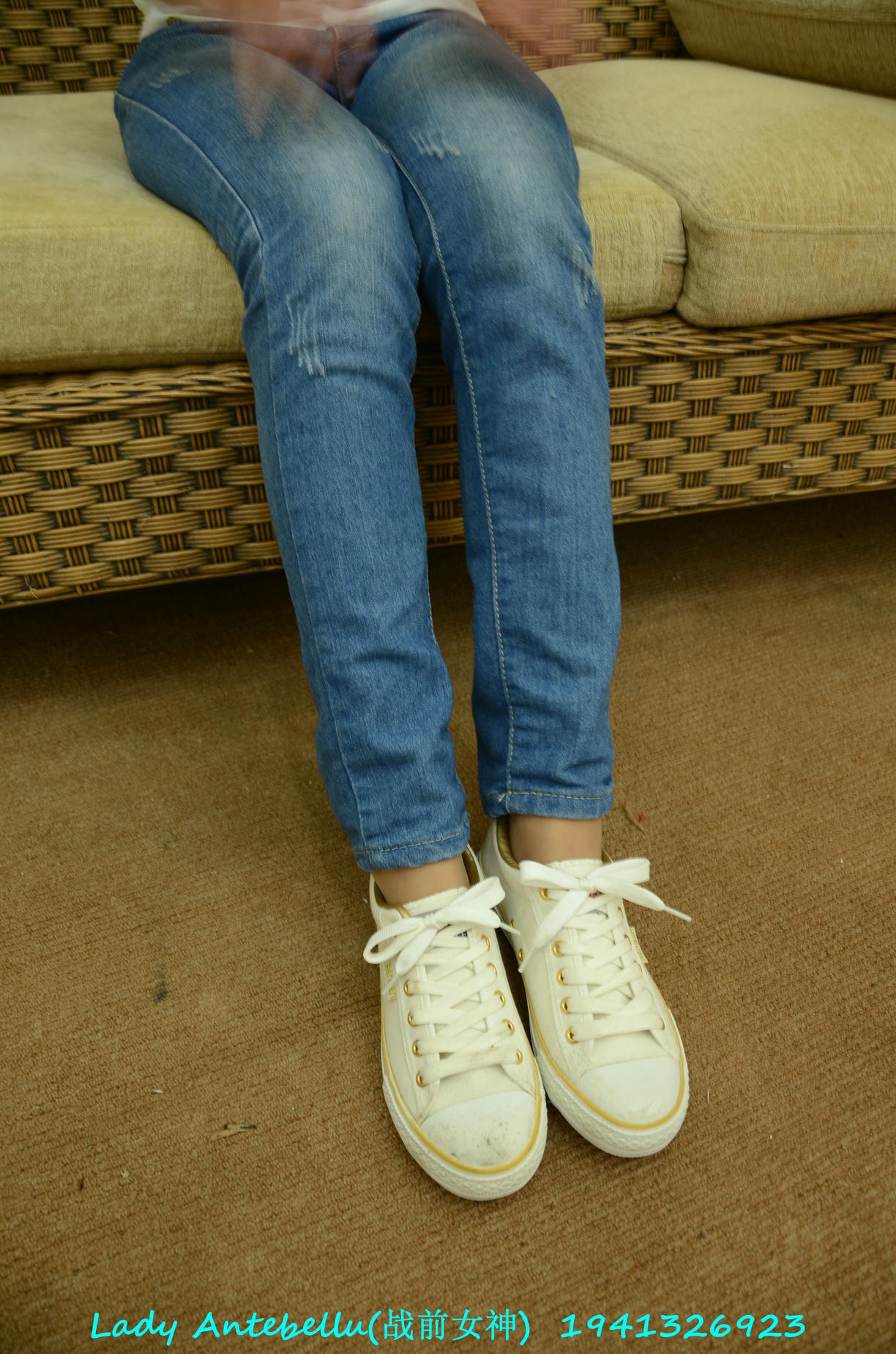 [战前女神] 恋足美腿棉袜女神级摄影套图 054 [129P-148MB]_第1集