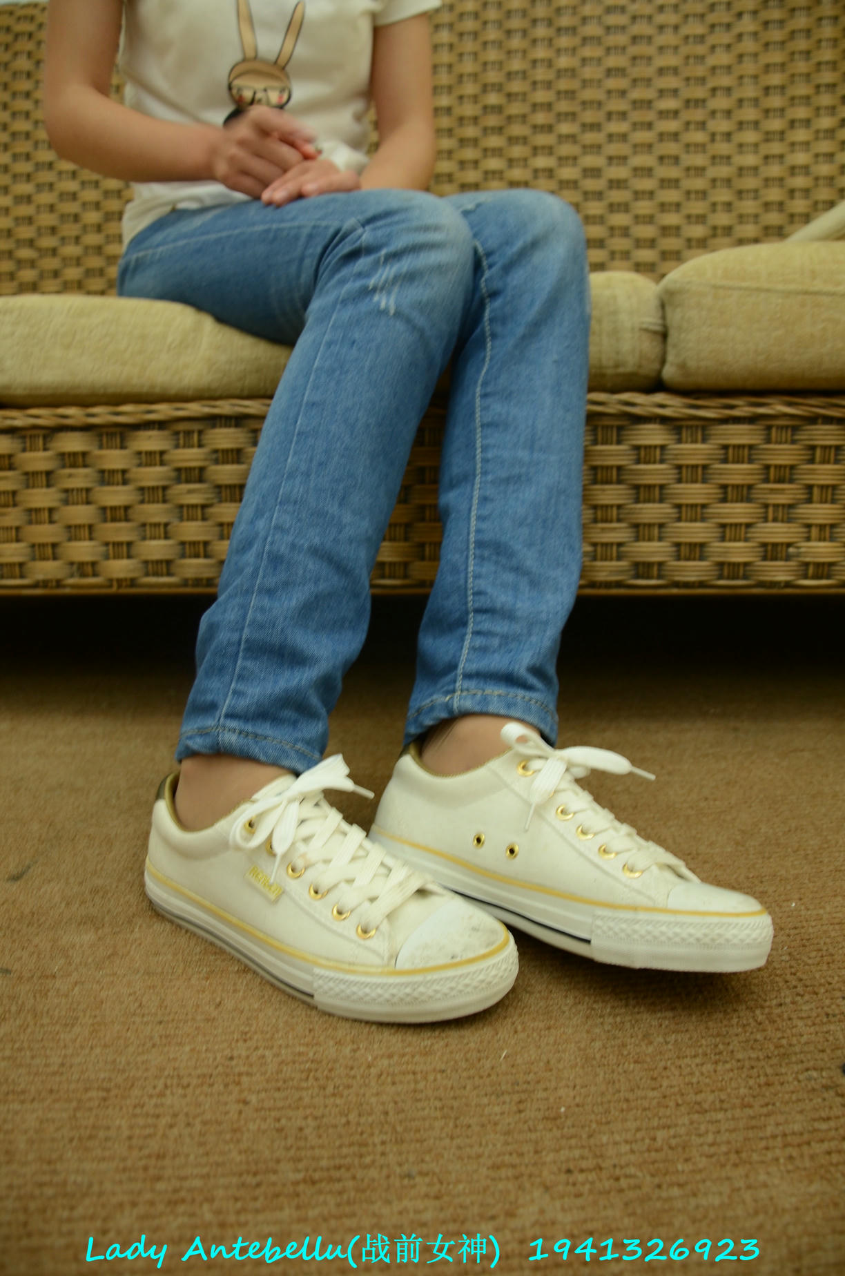 [战前女神] 恋足美腿棉袜女神级摄影套图 054 [129P-148MB]_第1集