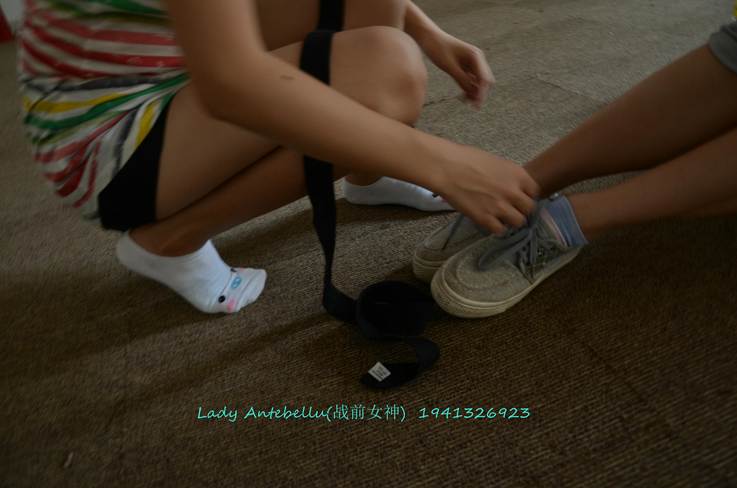 [战前女神] 恋足美腿棉袜女神级摄影套图 055 [159P-375MB]_第2集