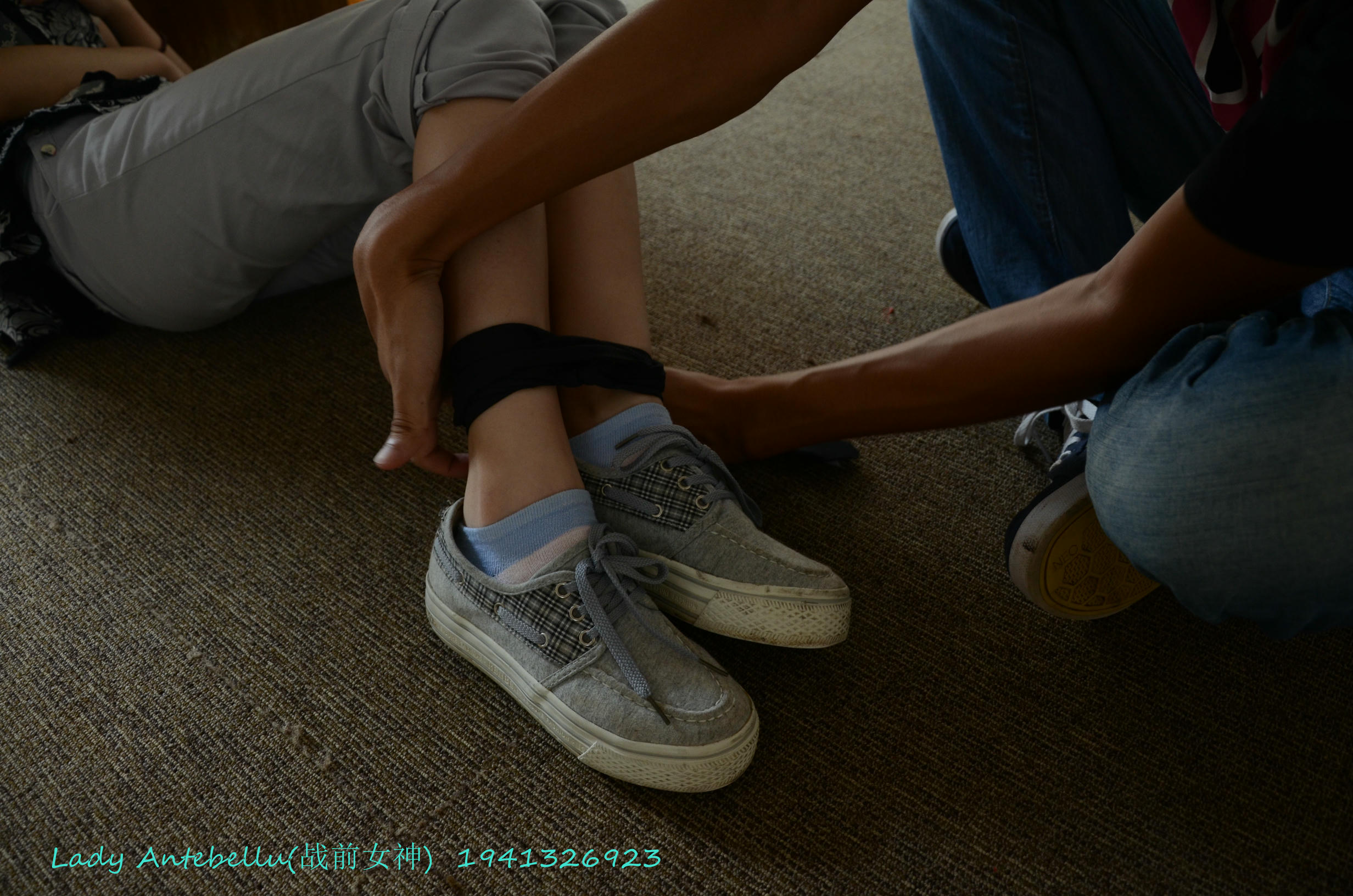 [战前女神] 恋足美腿棉袜女神级摄影套图 055 [159P-375MB]_第2集